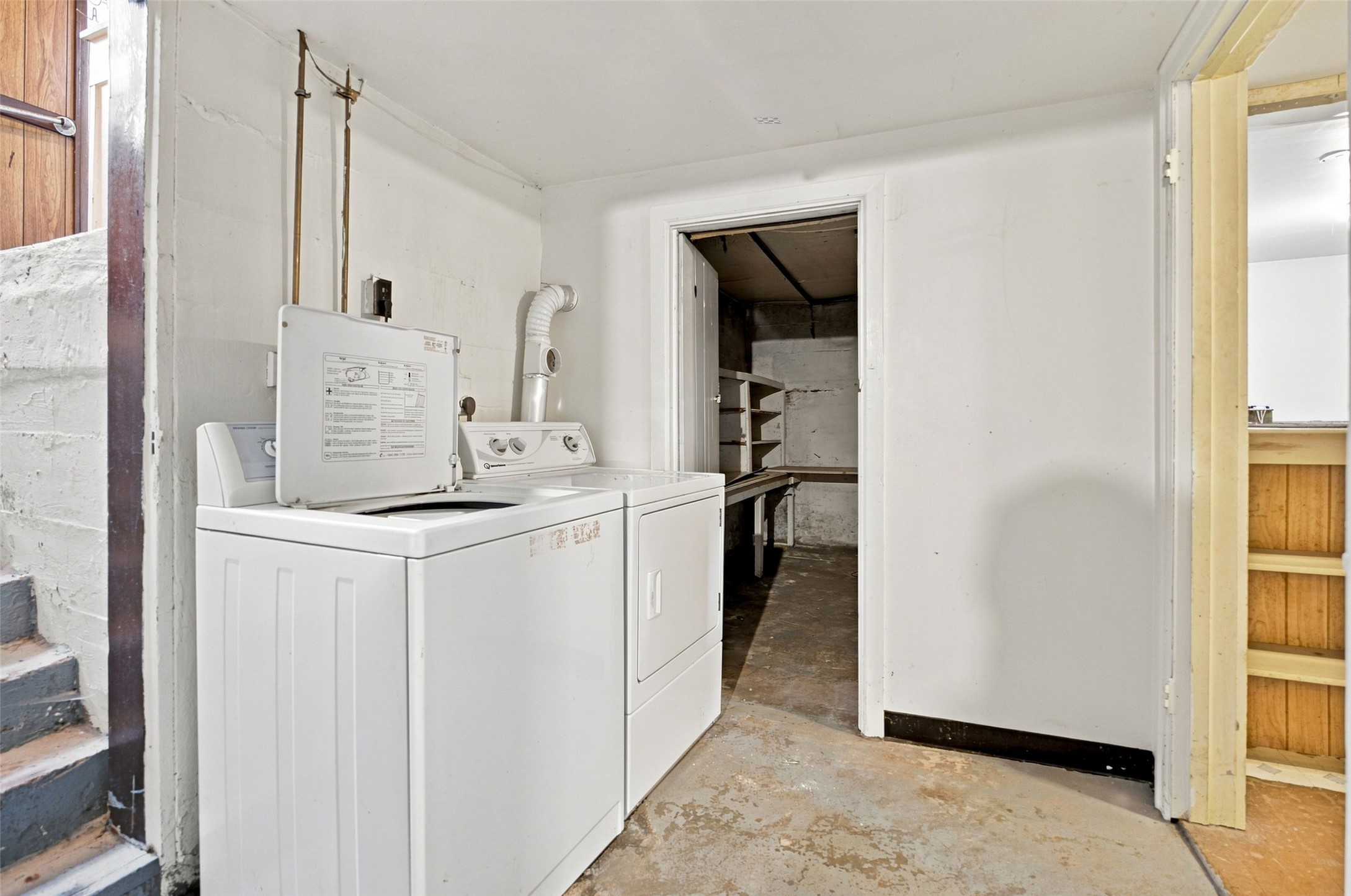520 W Kent Avenue Property Photo 23