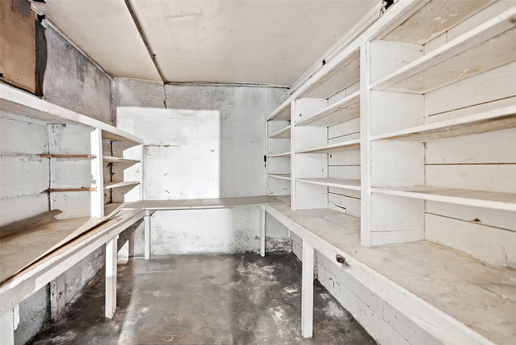 520 W Kent Avenue Property Photo 24
