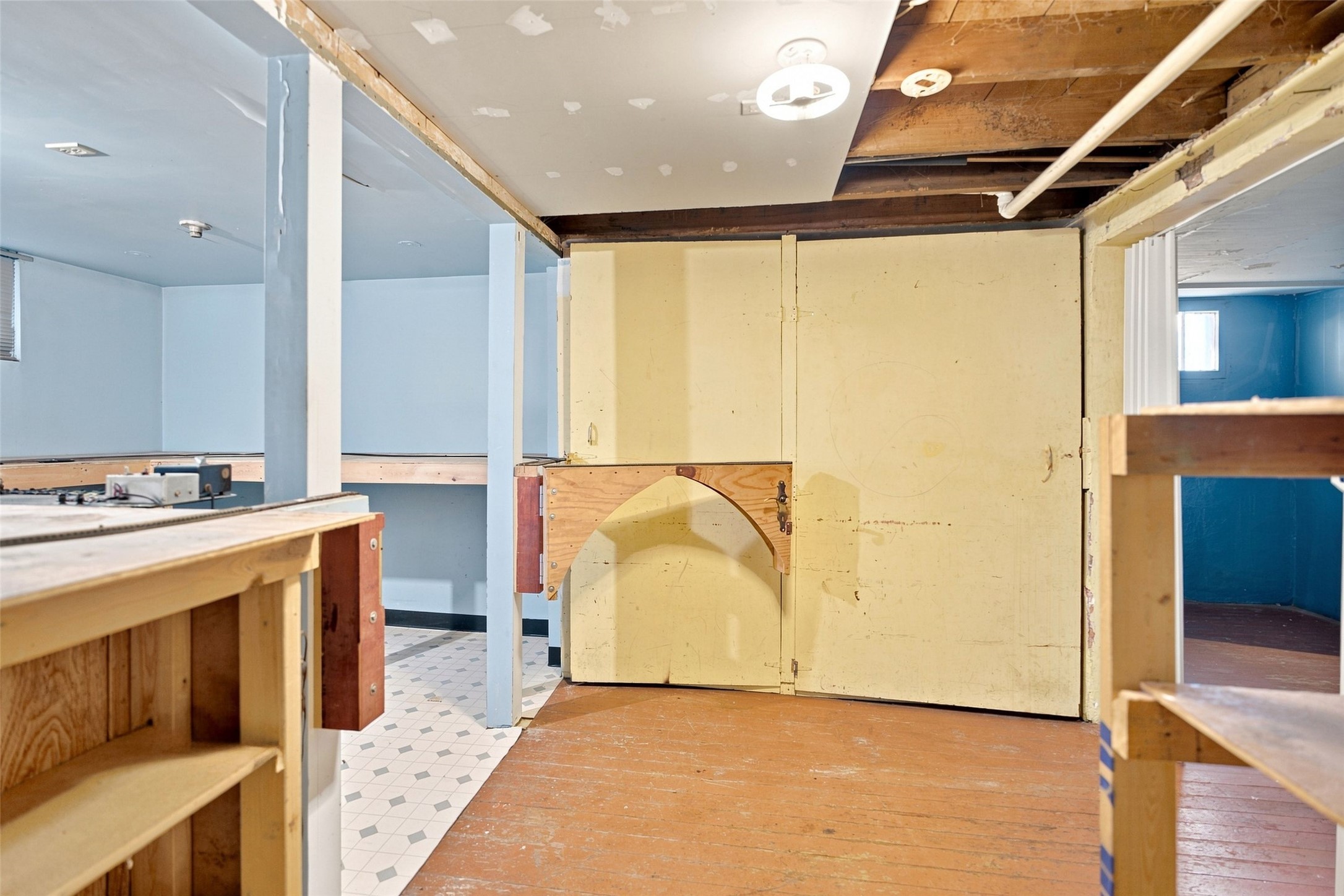 520 W Kent Avenue Property Photo 25