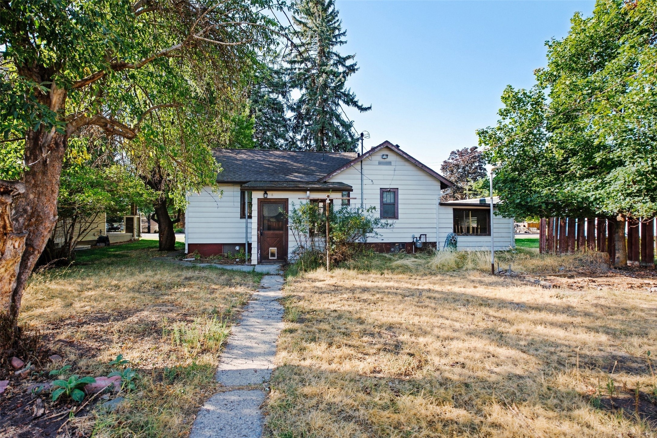 520 W Kent Avenue Property Photo 33