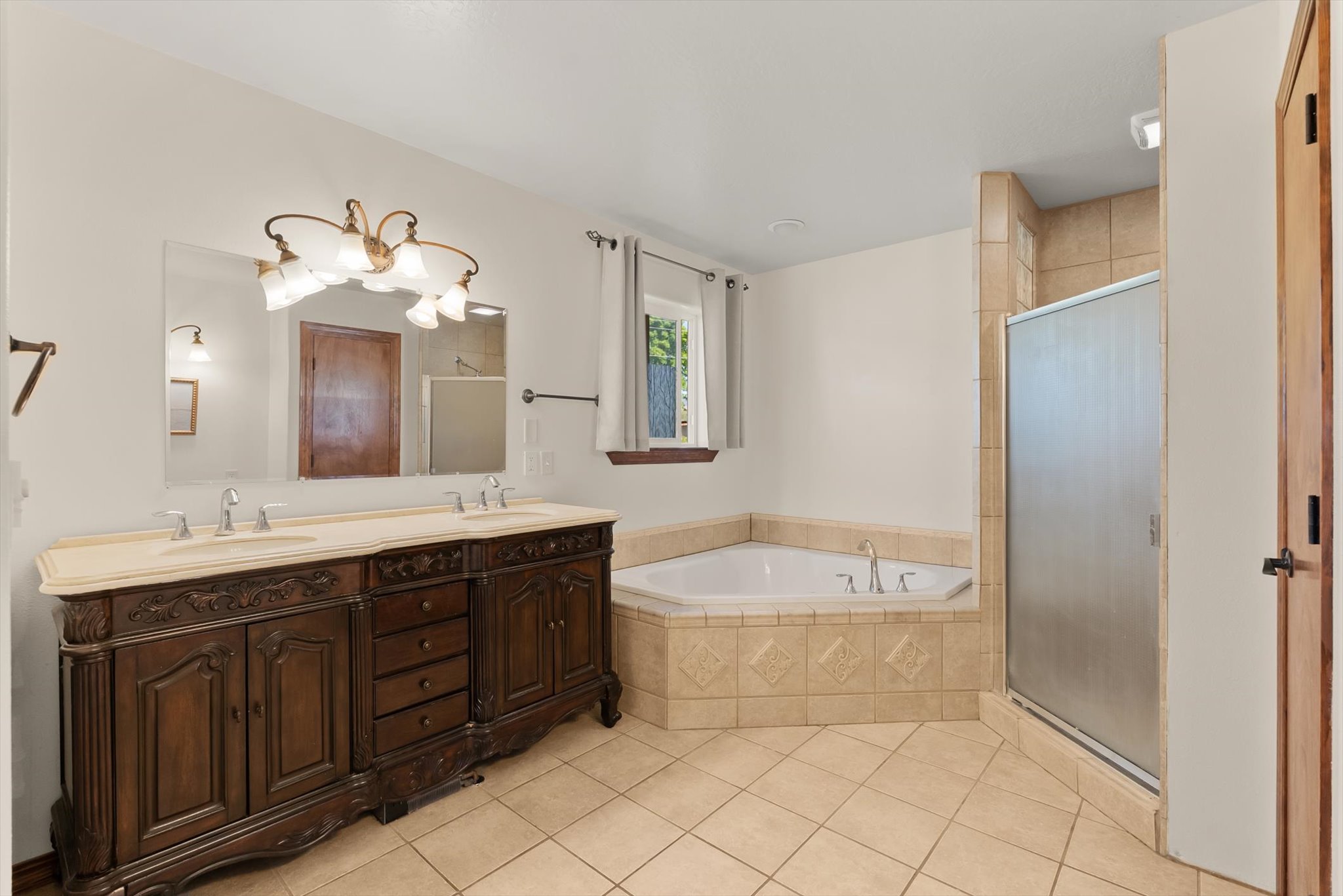 13970 Sapphire Drive Property Photo 19