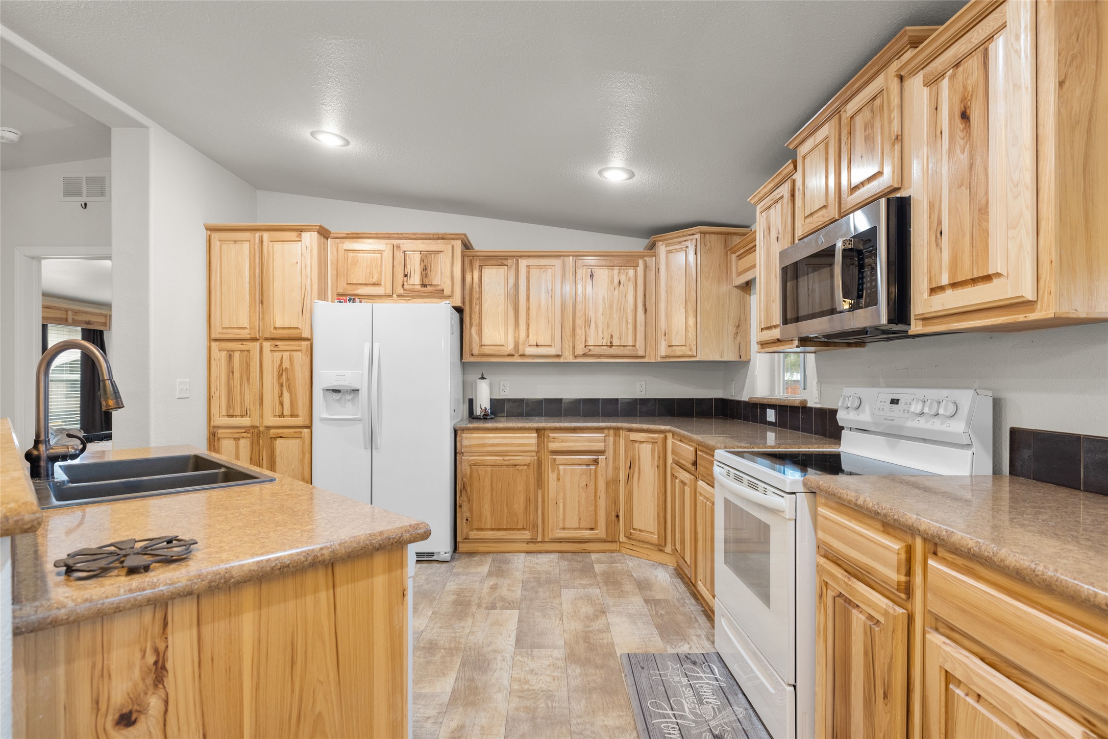 304 Parliament Drive Property Photo 1