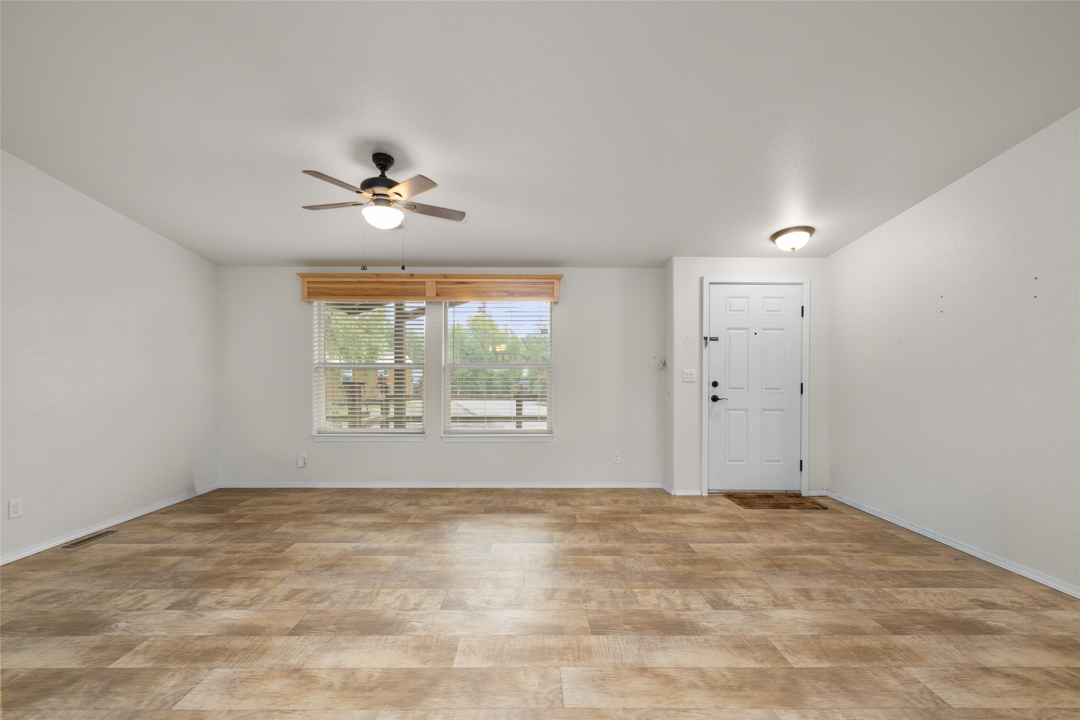304 Parliament Drive Property Photo 6