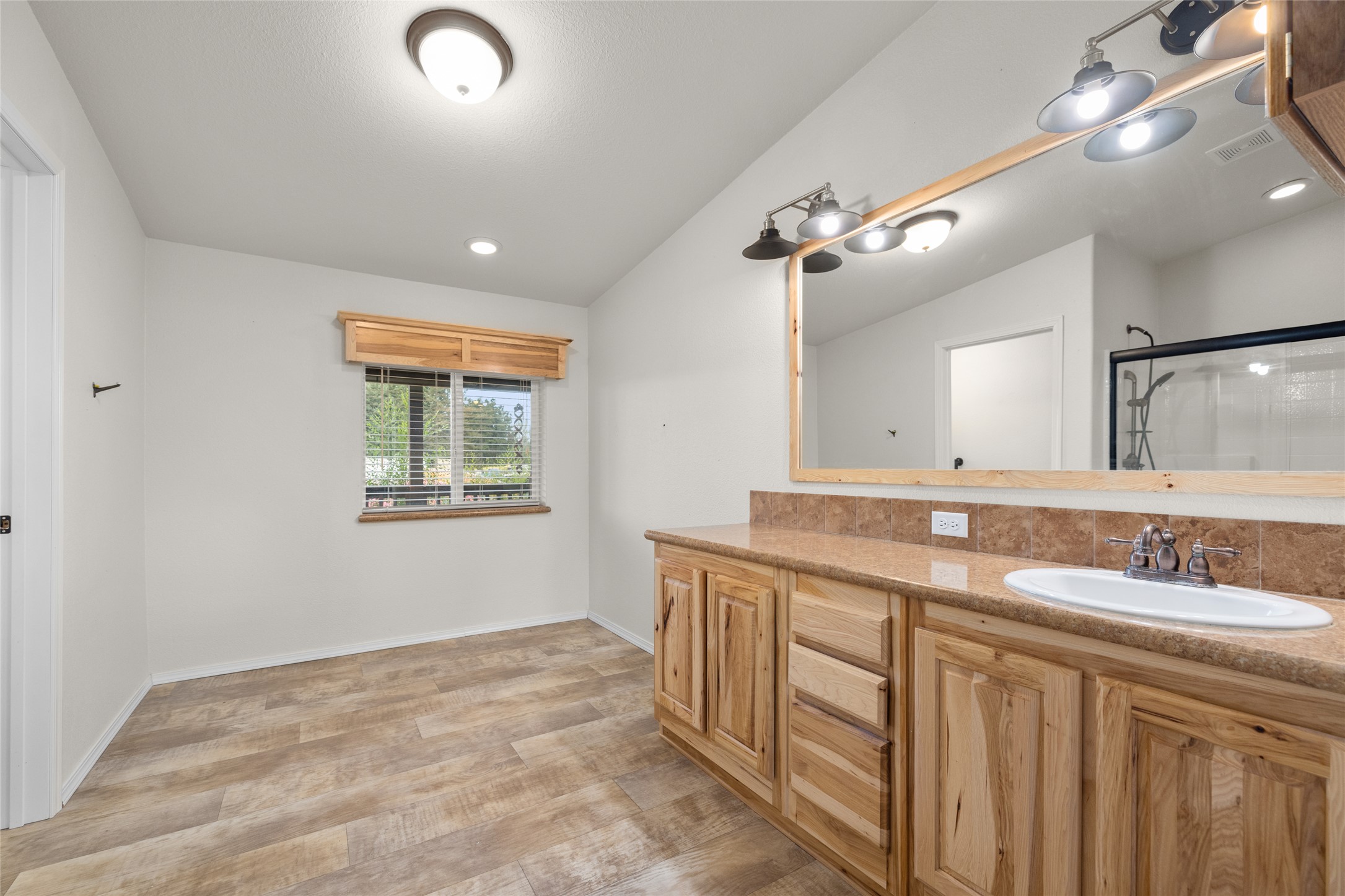304 Parliament Drive Property Photo 26