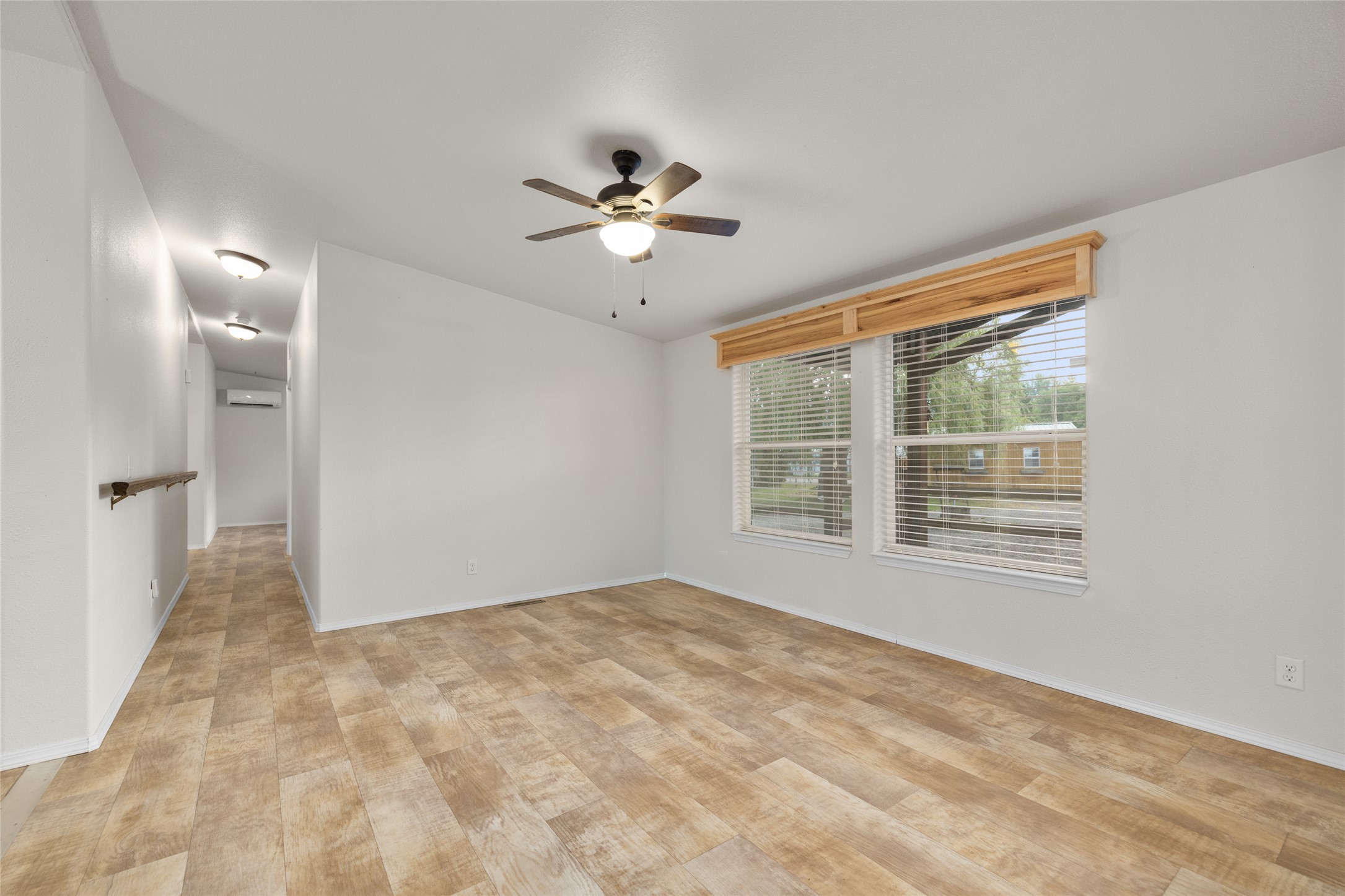 304 Parliament Drive Property Photo 29