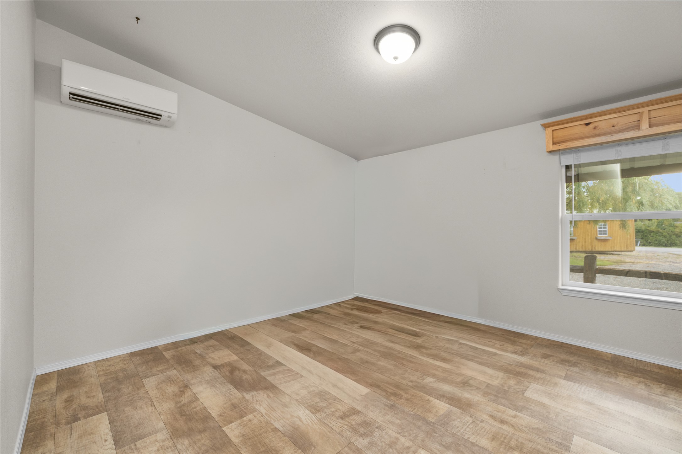 304 Parliament Drive Property Photo 31