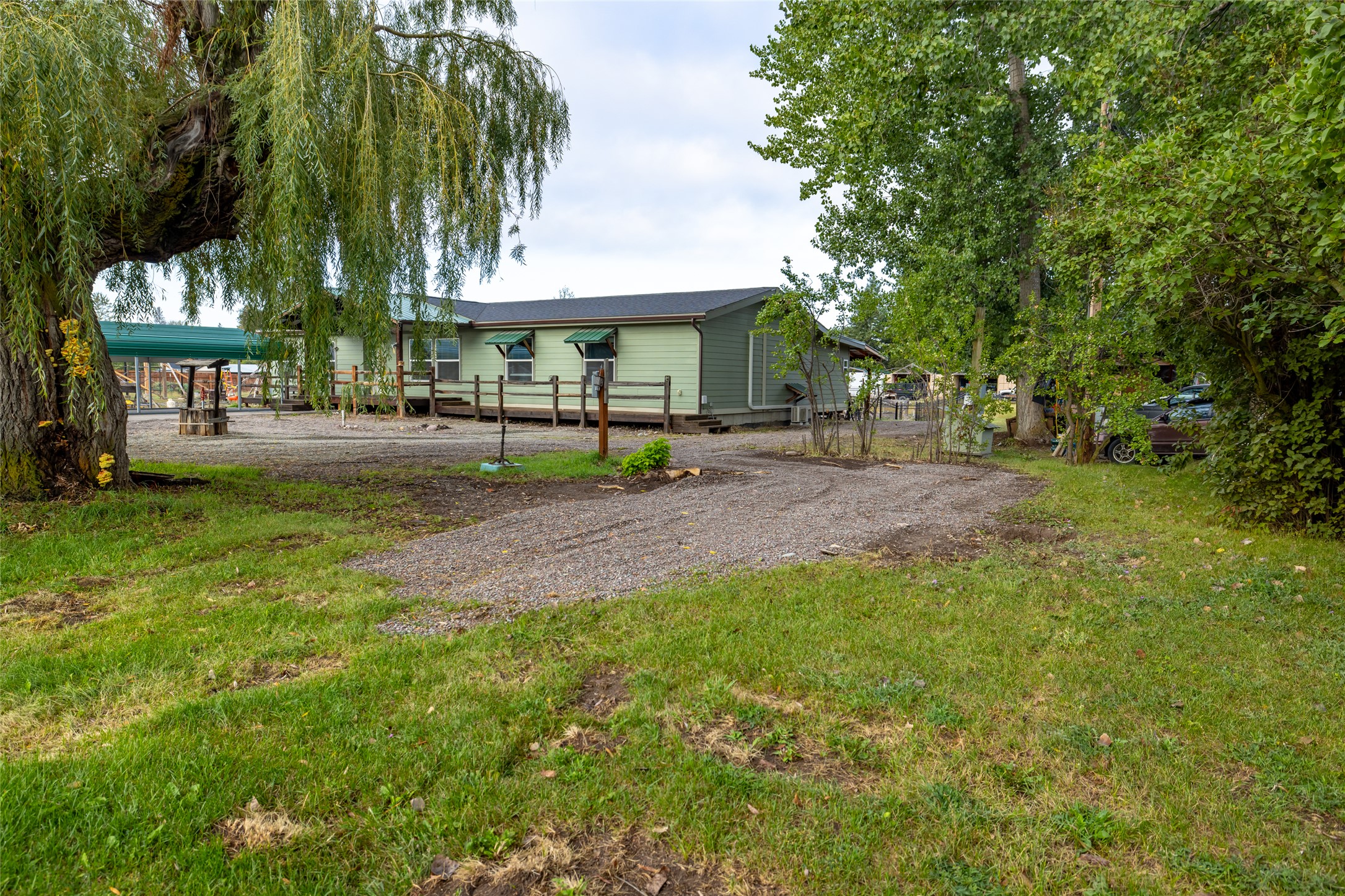304 Parliament Drive Property Photo 47