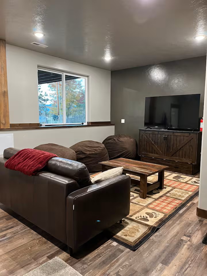 1452 15th Avenue E Property Photo 3
