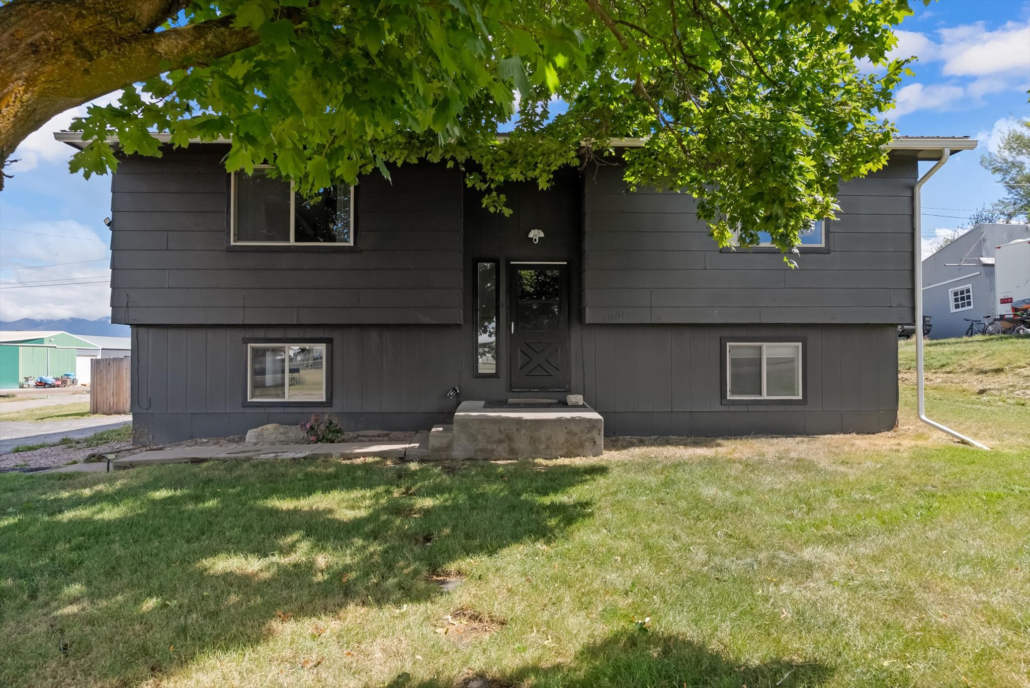 1001 E 4th Avenue Property Photo 2