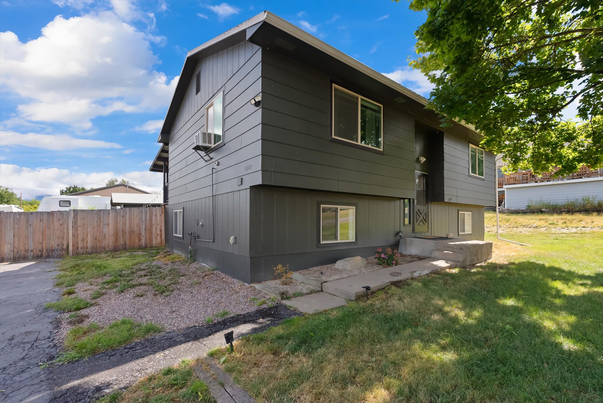1001 E 4th Avenue Property Photo 4
