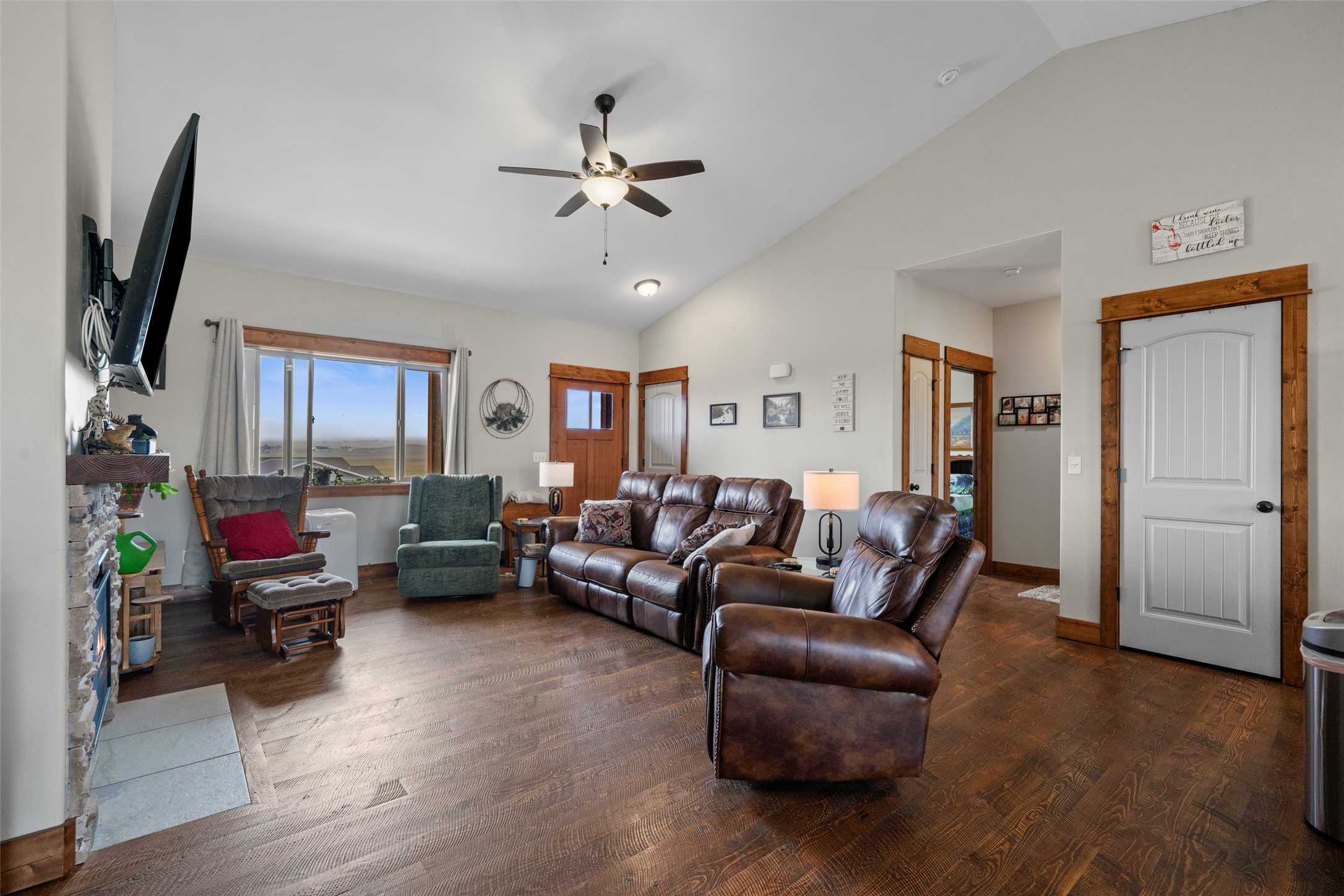 56 Wheatland Meadows Drive Property Photo 8