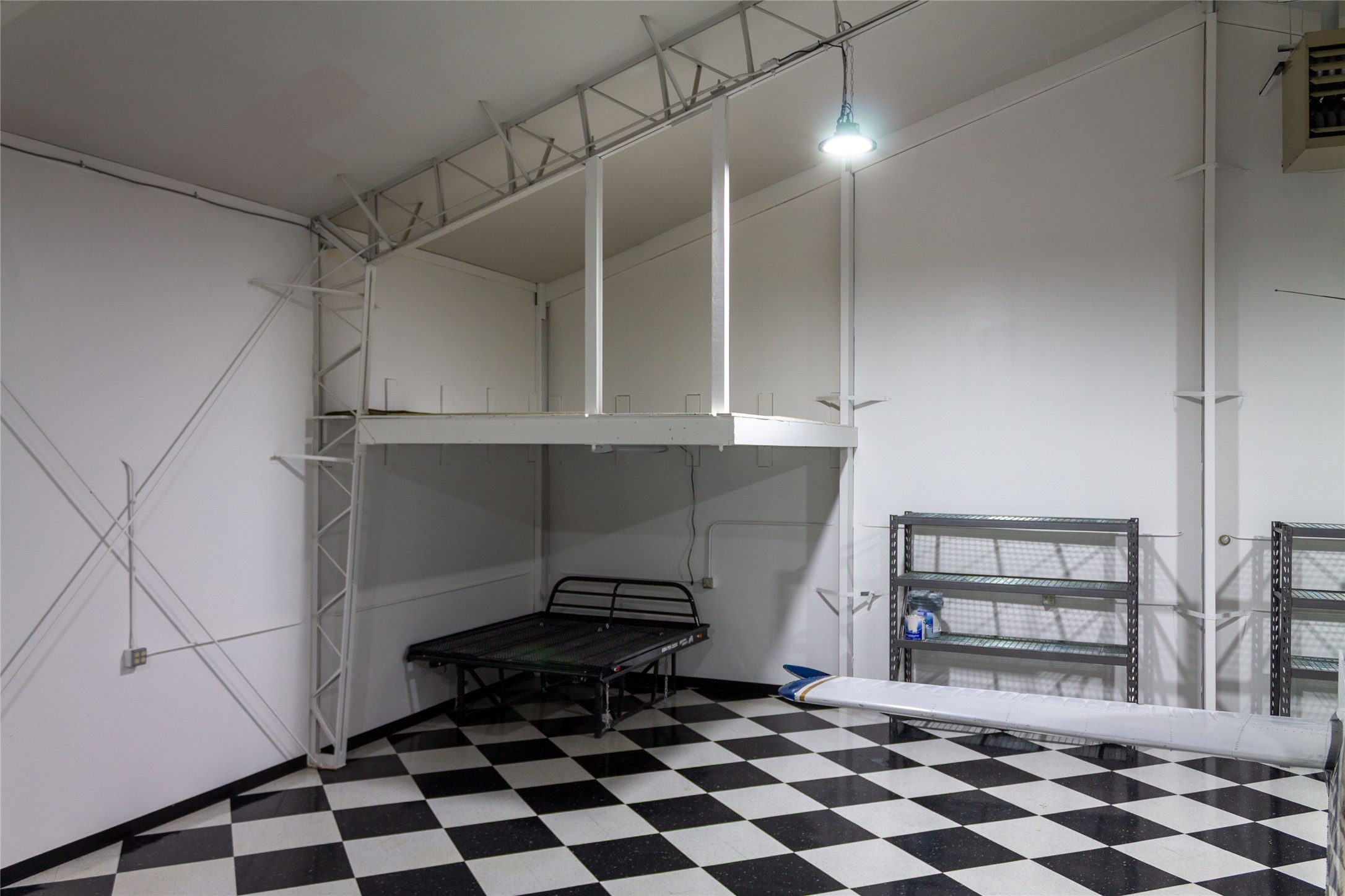 4205 Taxilane 4 E Property Photo 3