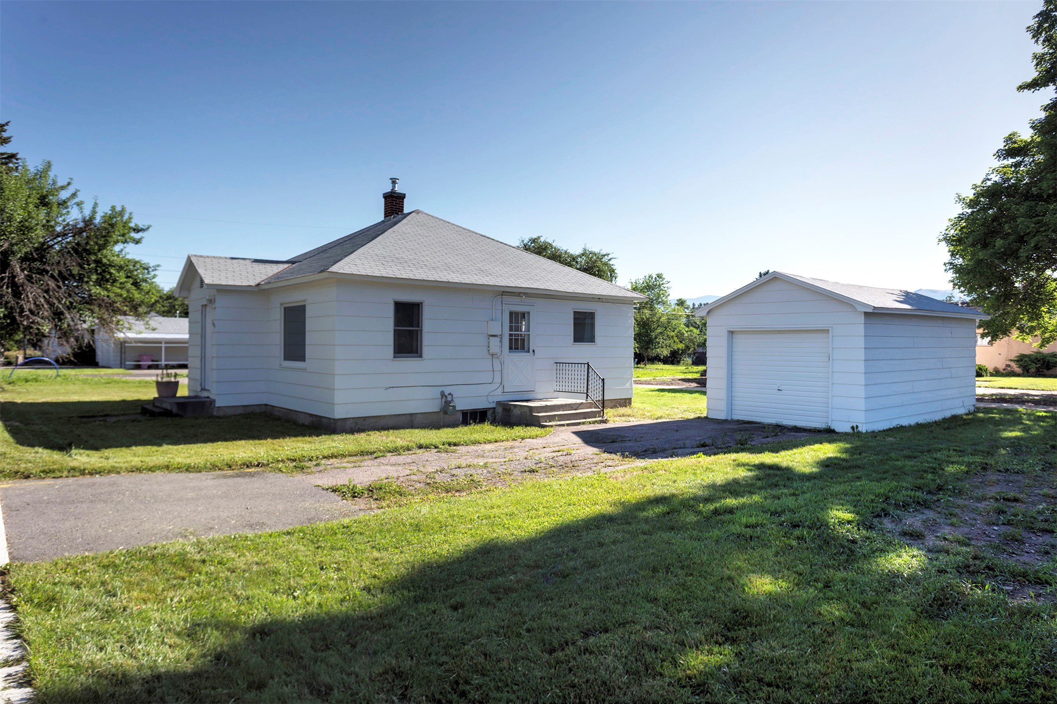 1014 Eaton Street Property Photo 2