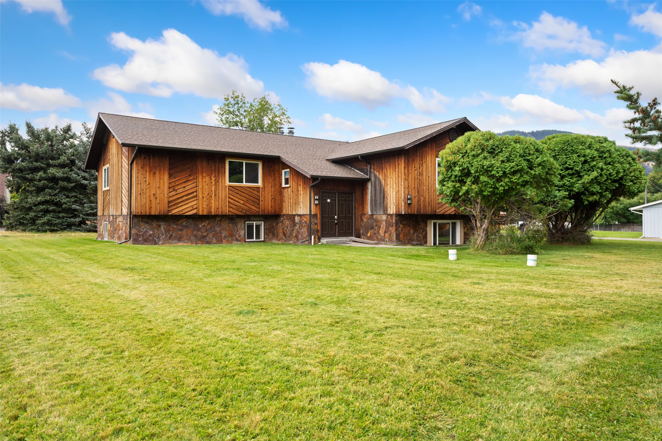 3700 Rattlesnake Drive Property Photo 1