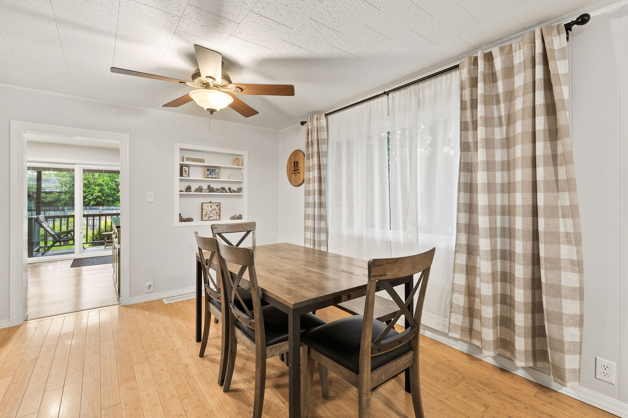 735 3rd Avenue E Property Photo 9