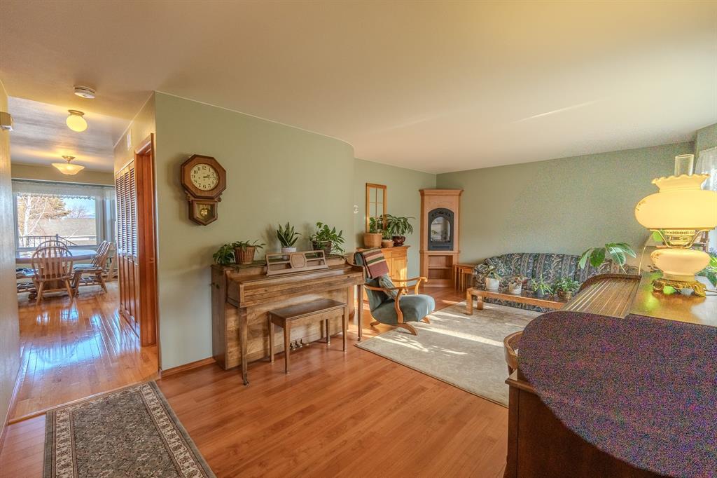 809 Tower Street Property Photo 10