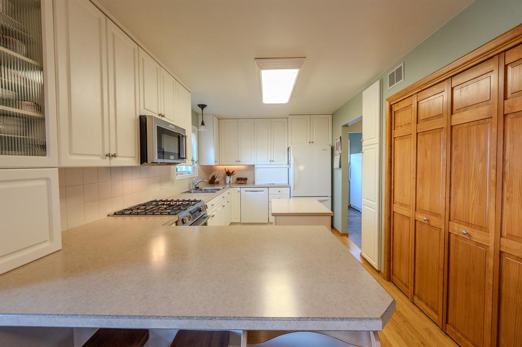 809 Tower Street Property Photo 16