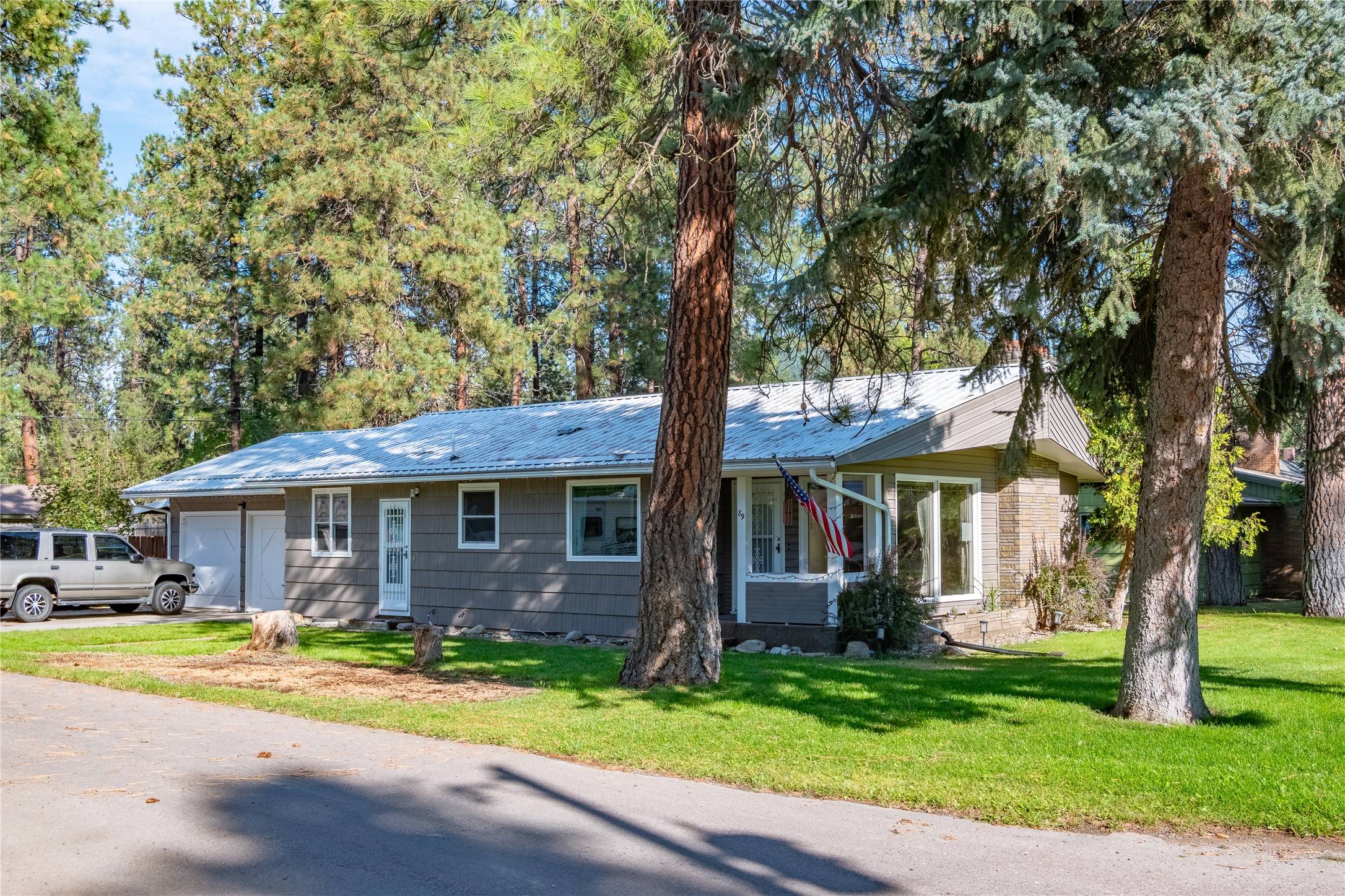 89 N Kearney Avenue Property Photo 1