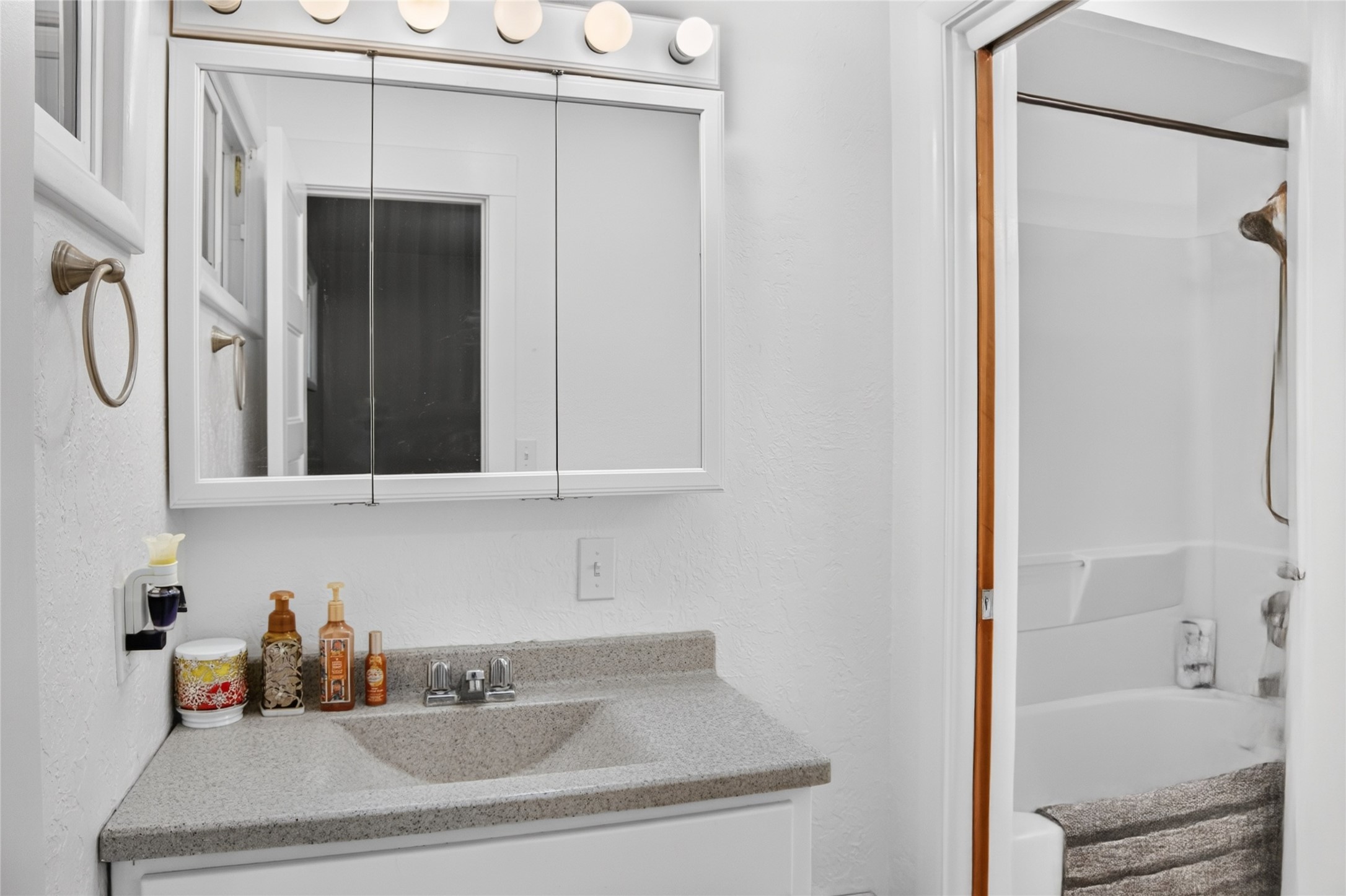 89 N Kearney Avenue Property Photo 16