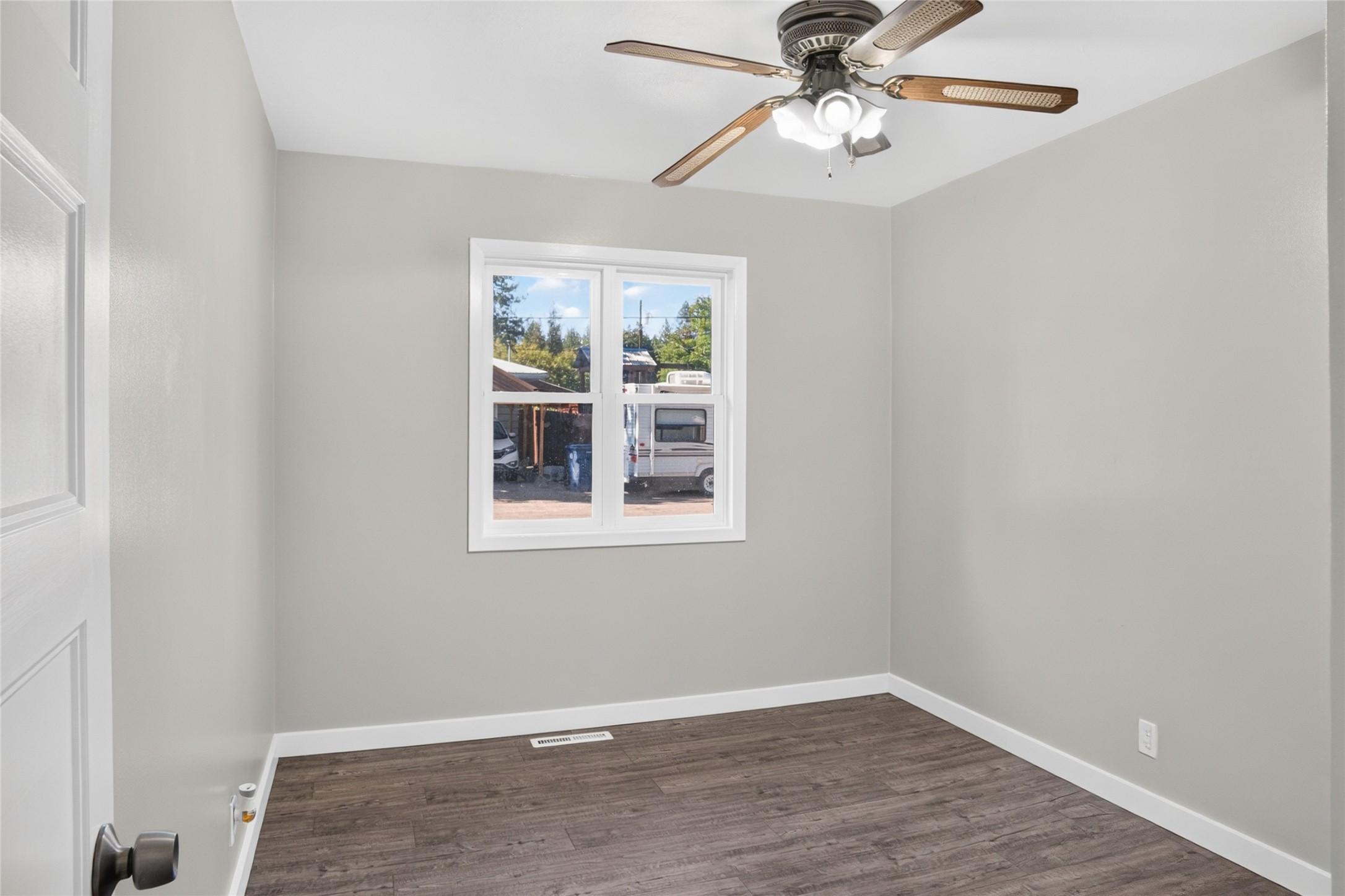 89 N Kearney Avenue Property Photo 17