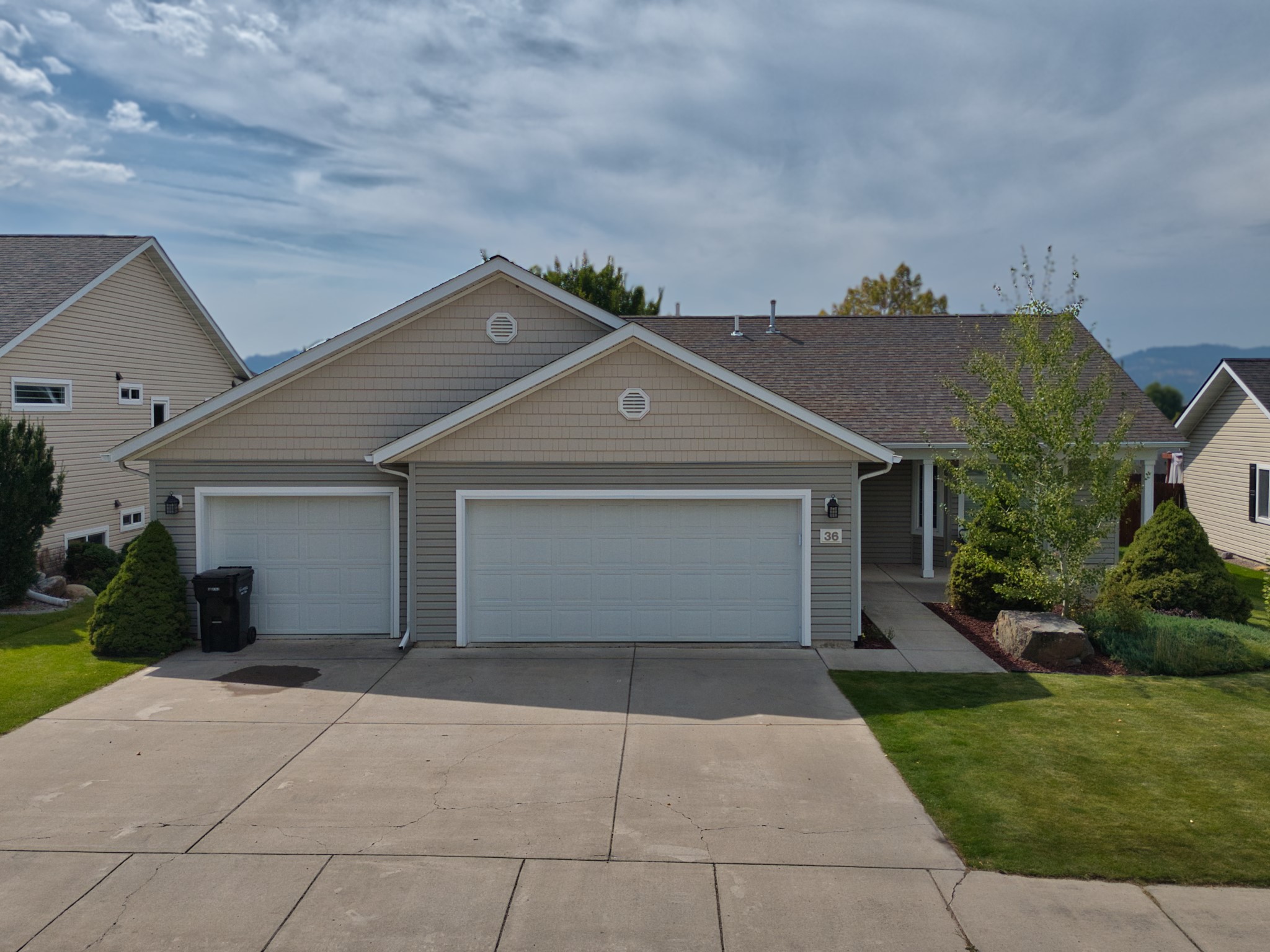 36 W Northview Loop Property Photo 1