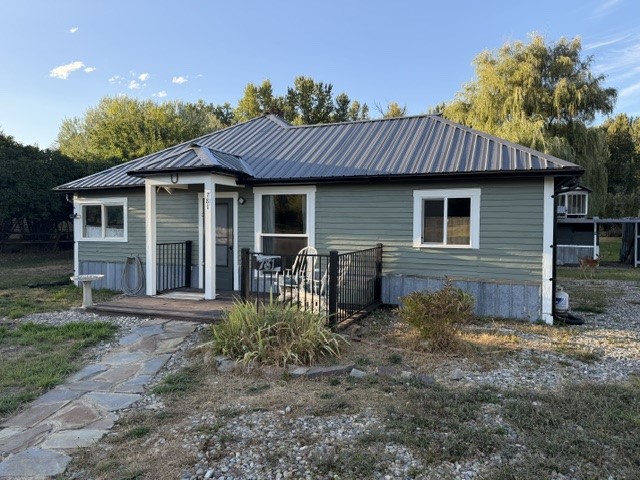 781 E 5th Street Property Photo 1