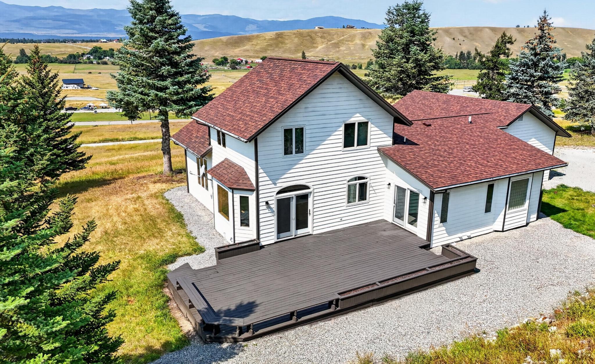 100 Mountain Circle Property Photo 2