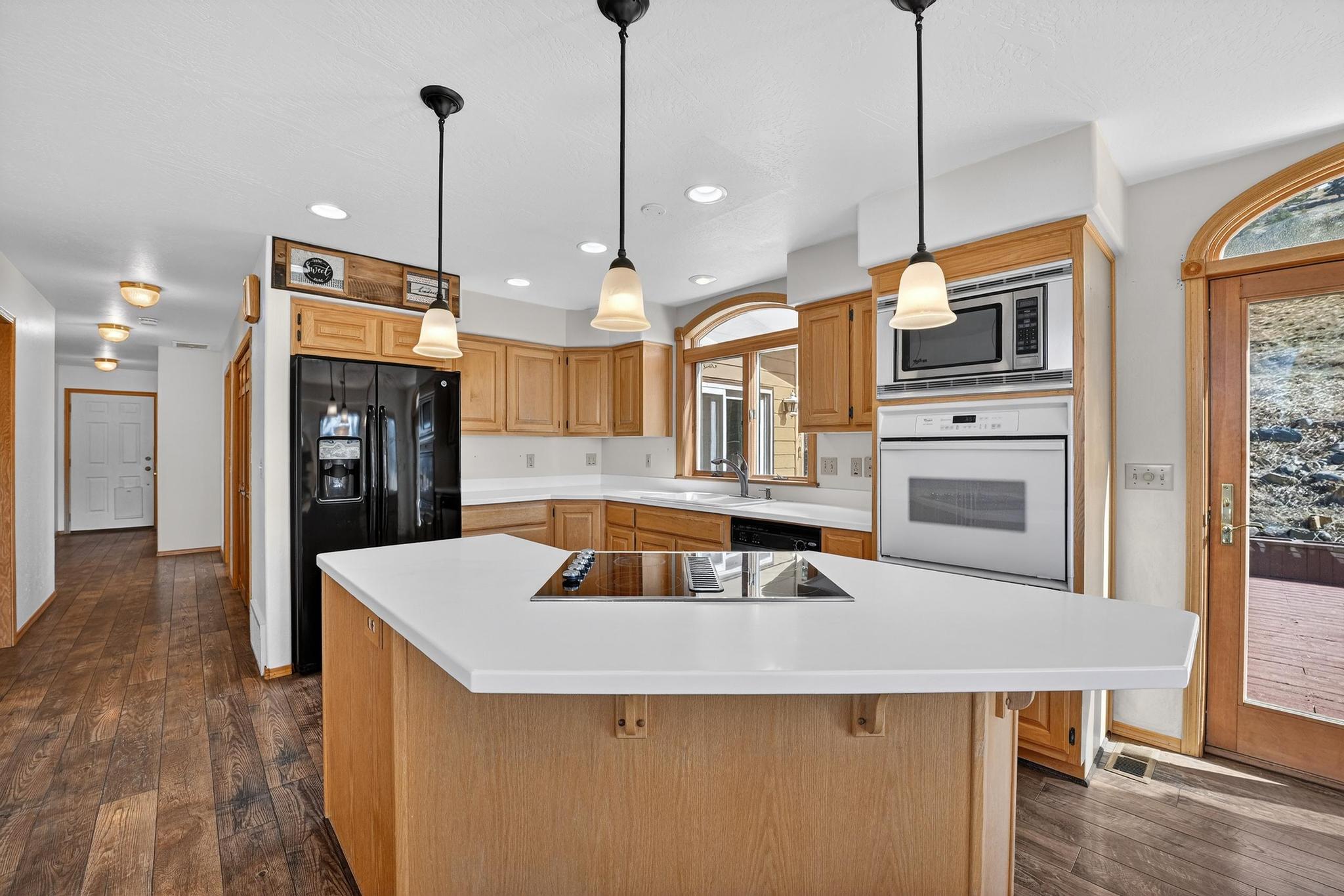 100 Mountain Circle Property Photo 10