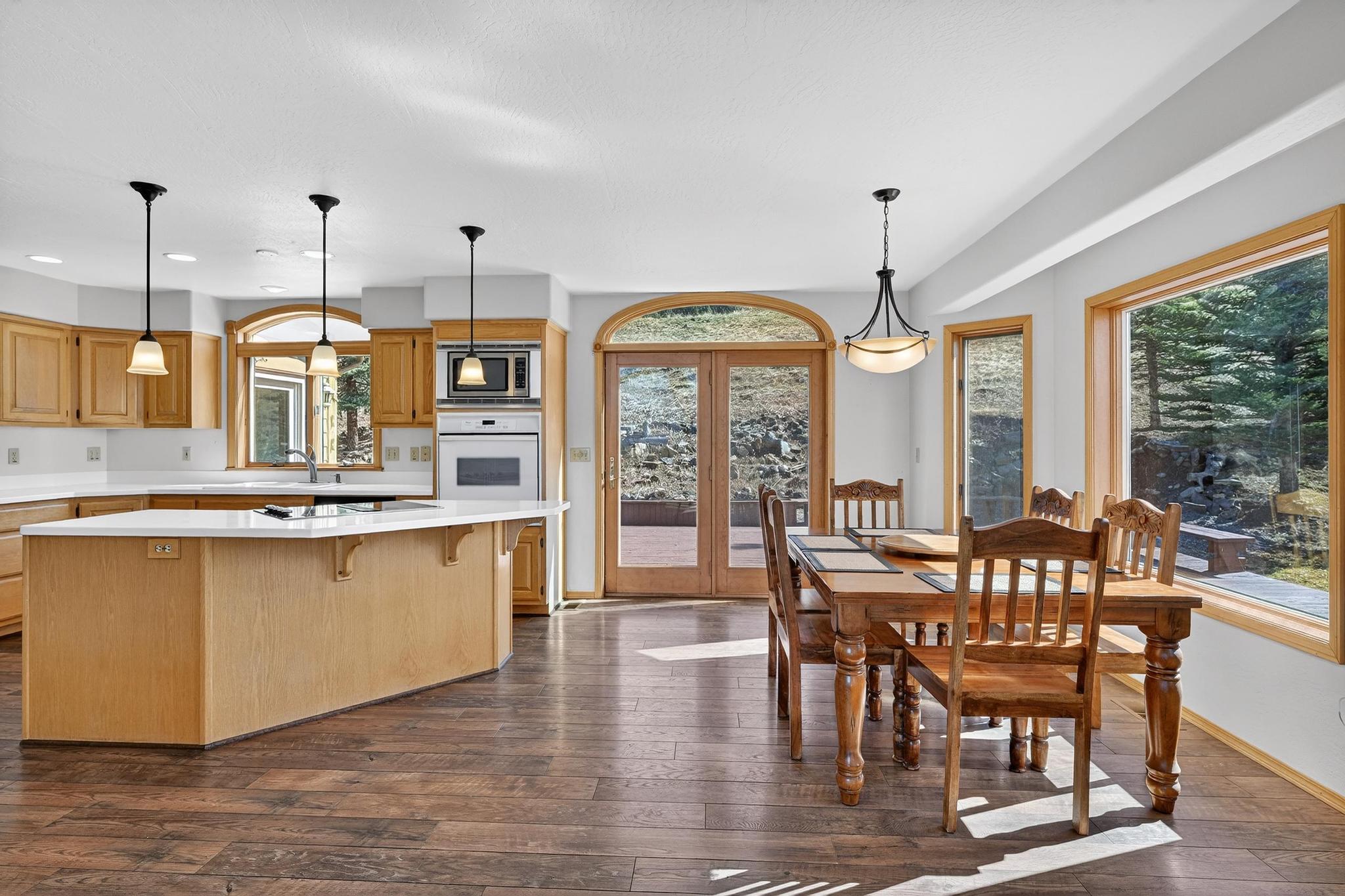 100 Mountain Circle Property Photo 11