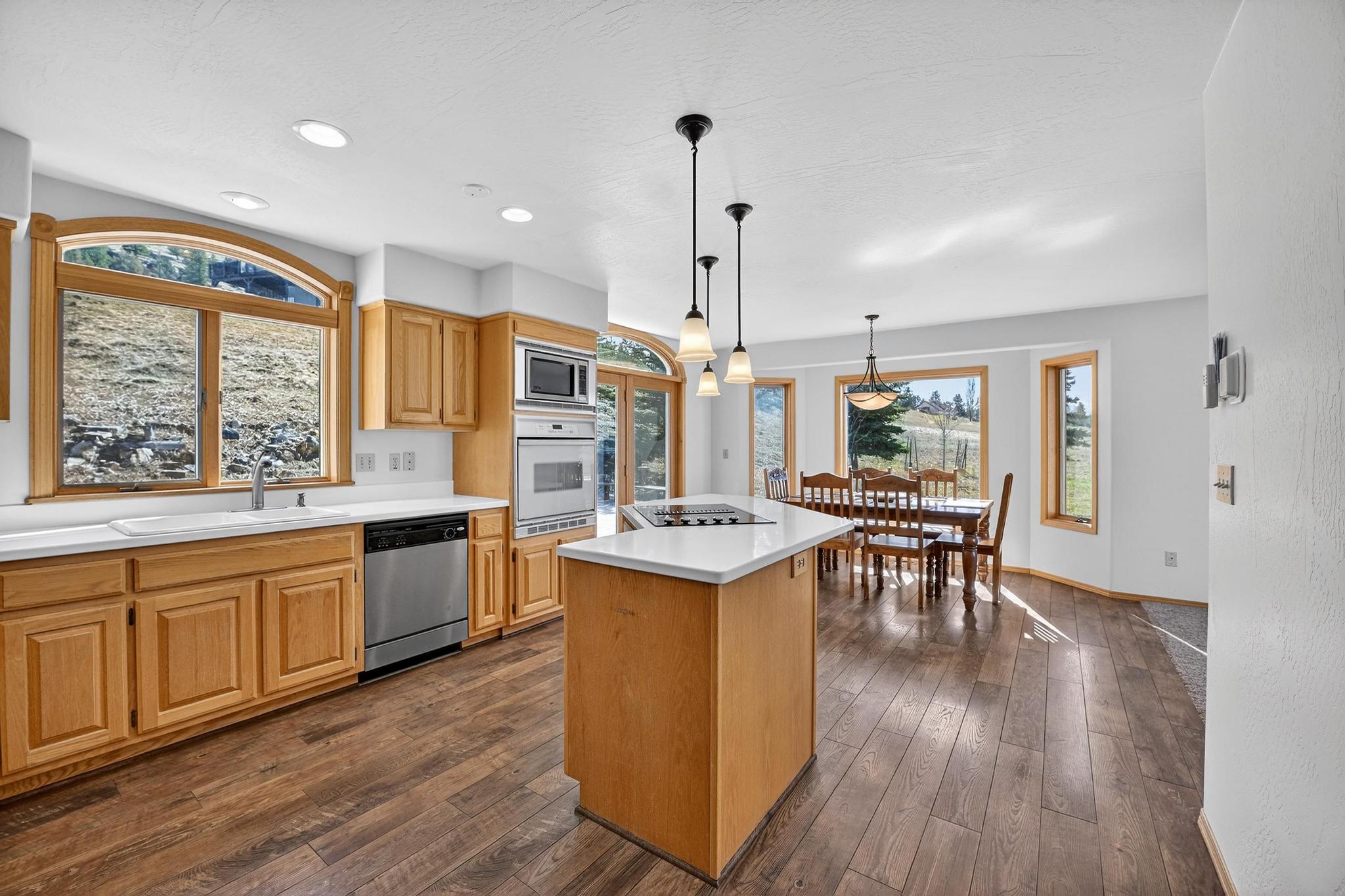 100 Mountain Circle Property Photo 12
