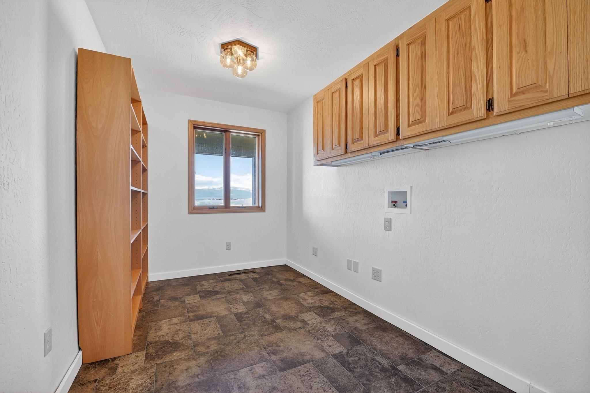 100 Mountain Circle Property Photo 14