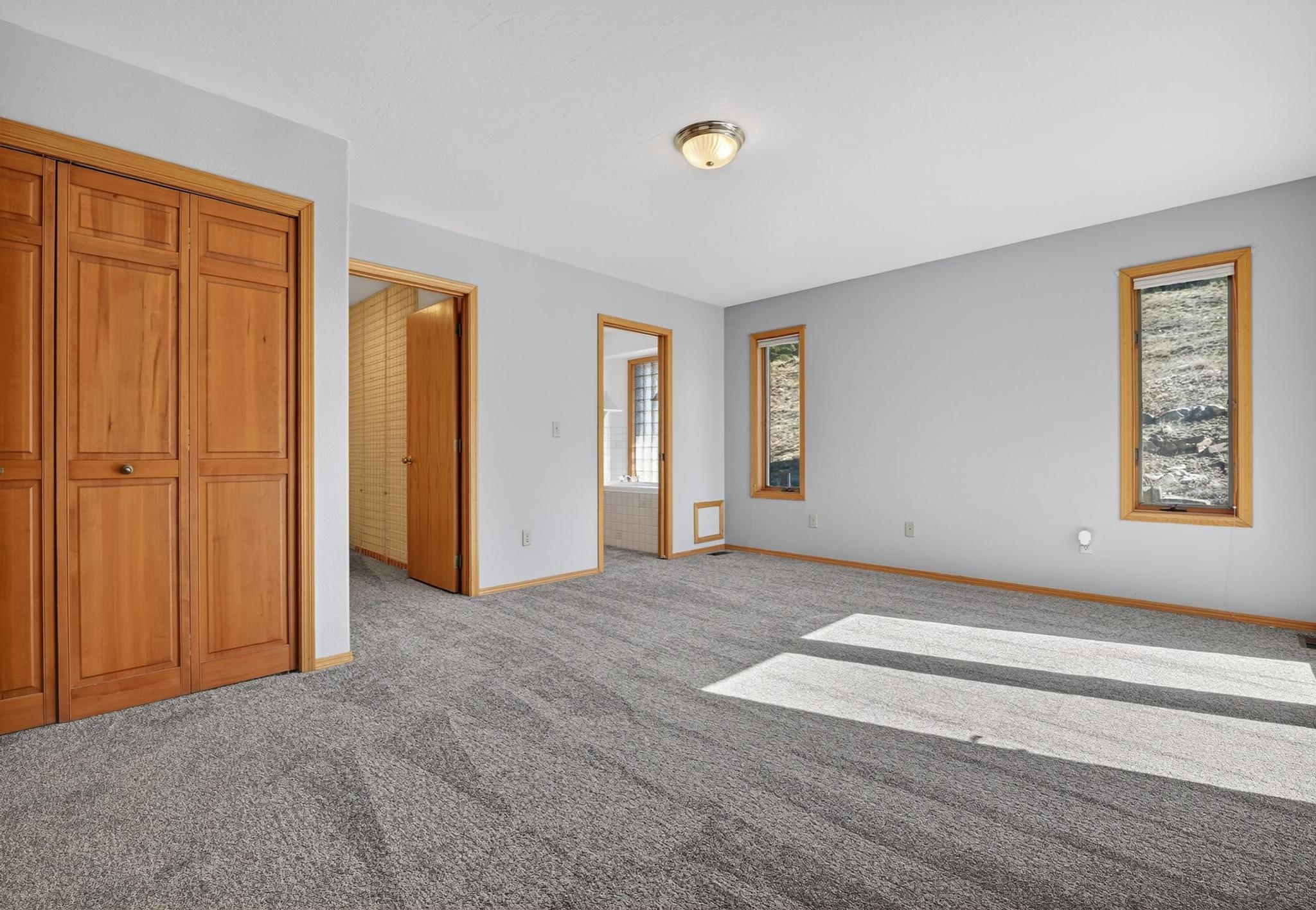 100 Mountain Circle Property Photo 16