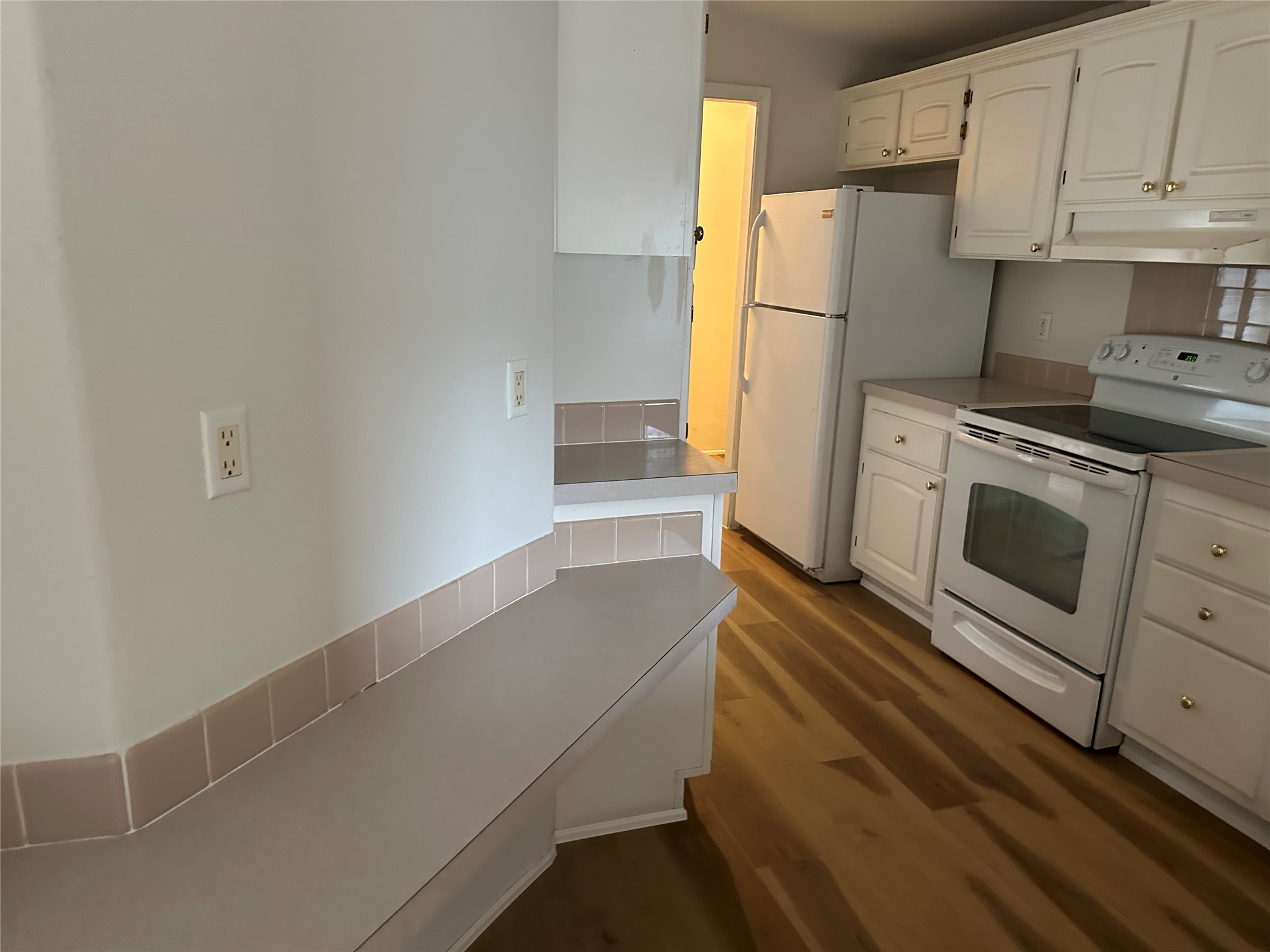 2454 Mcintosh Loop Property Photo 13