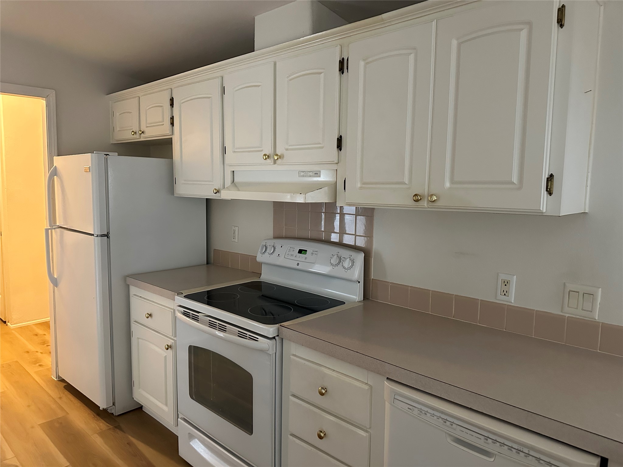 2454 Mcintosh Loop Property Photo 16