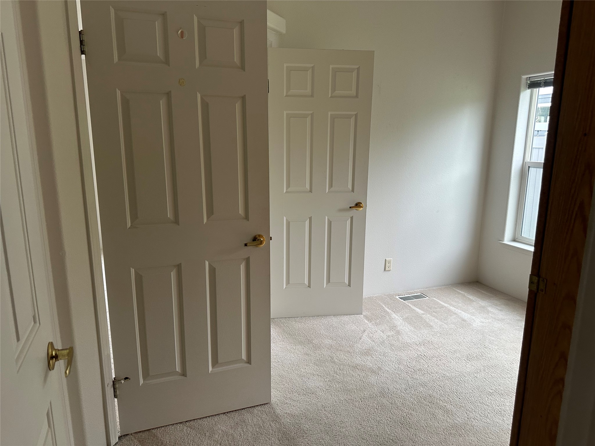 2454 Mcintosh Loop Property Photo 17