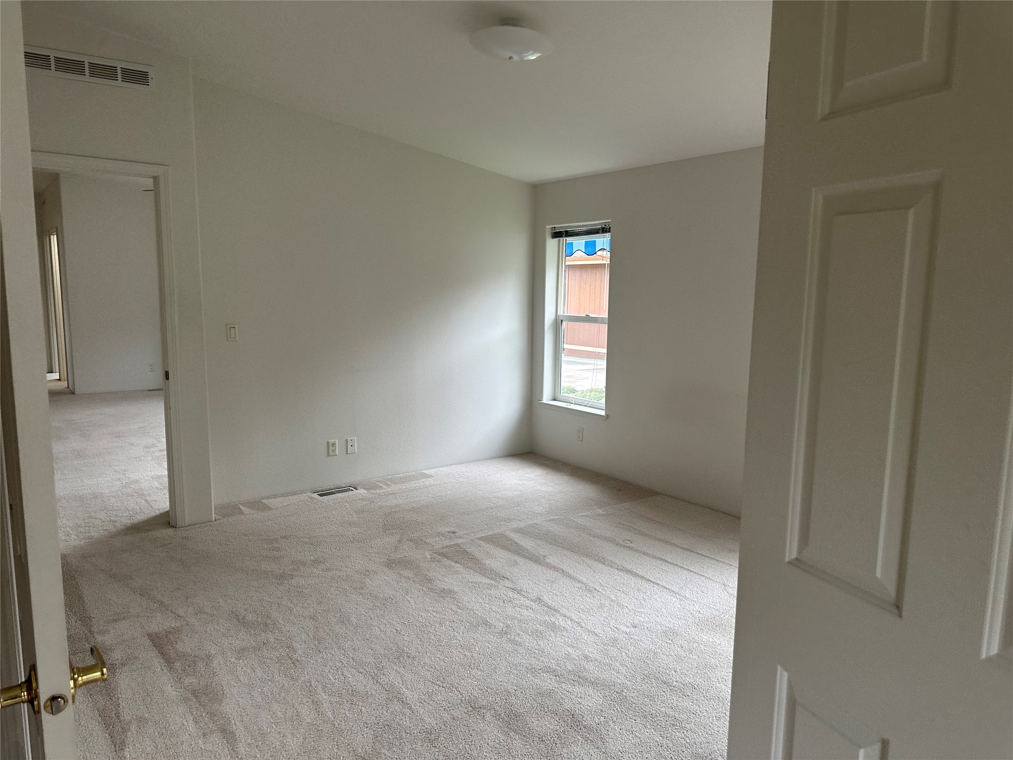 2454 Mcintosh Loop Property Photo 20