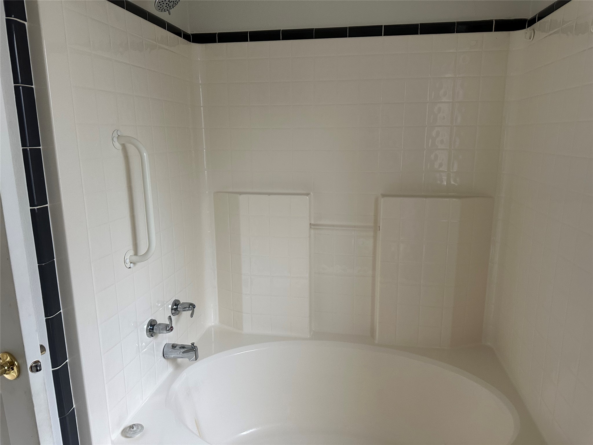 2454 Mcintosh Loop Property Photo 23