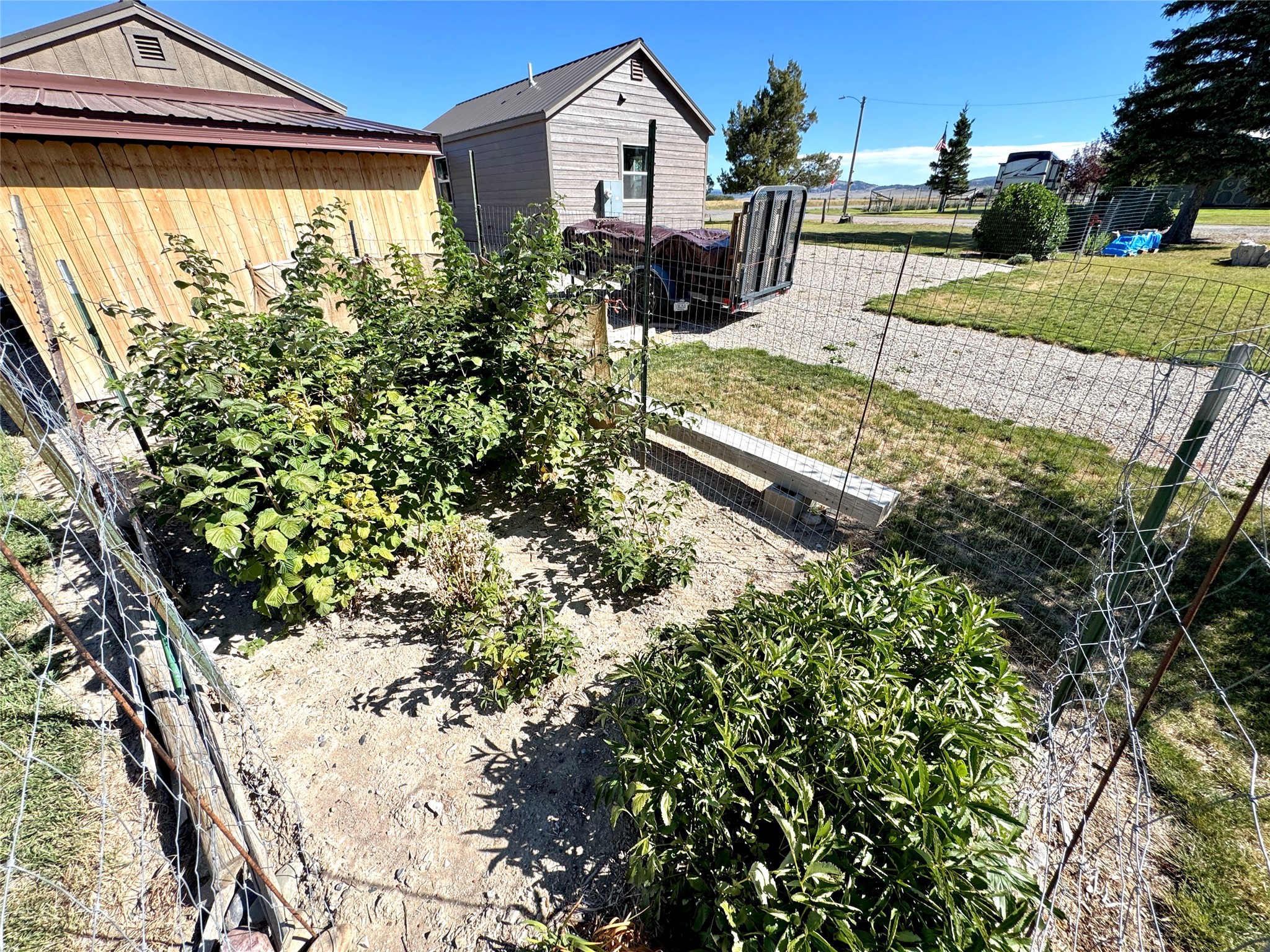 518 E Larime Street Property Photo 9