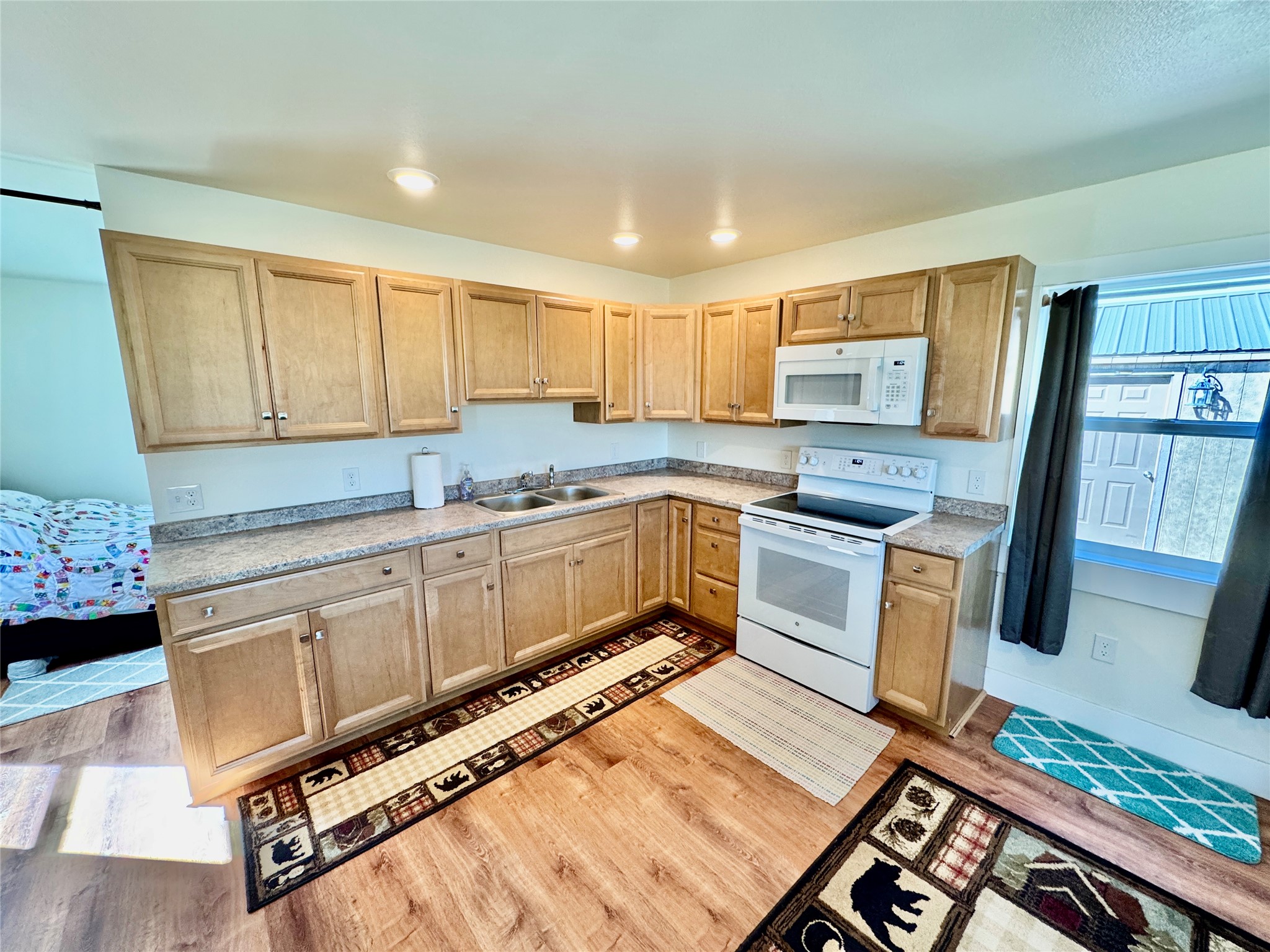 518 E Larime Street Property Photo 14