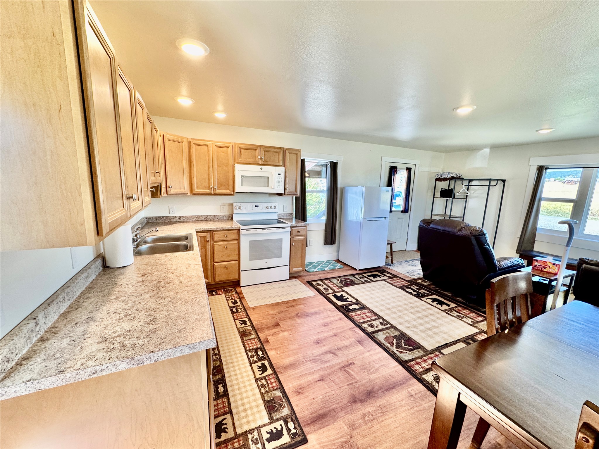 518 E Larime Street Property Photo 20