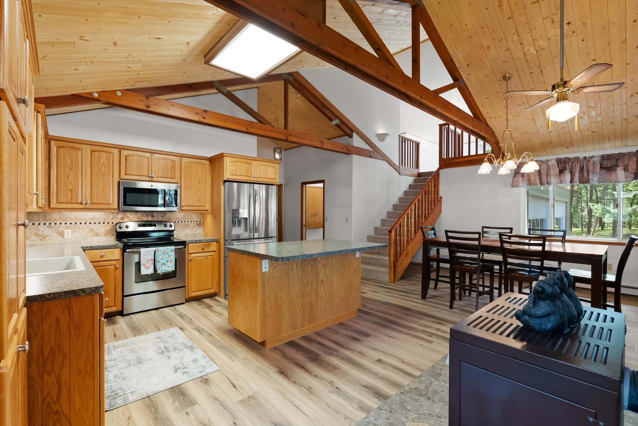 23675 Mt Highway 200 E Property Photo 4