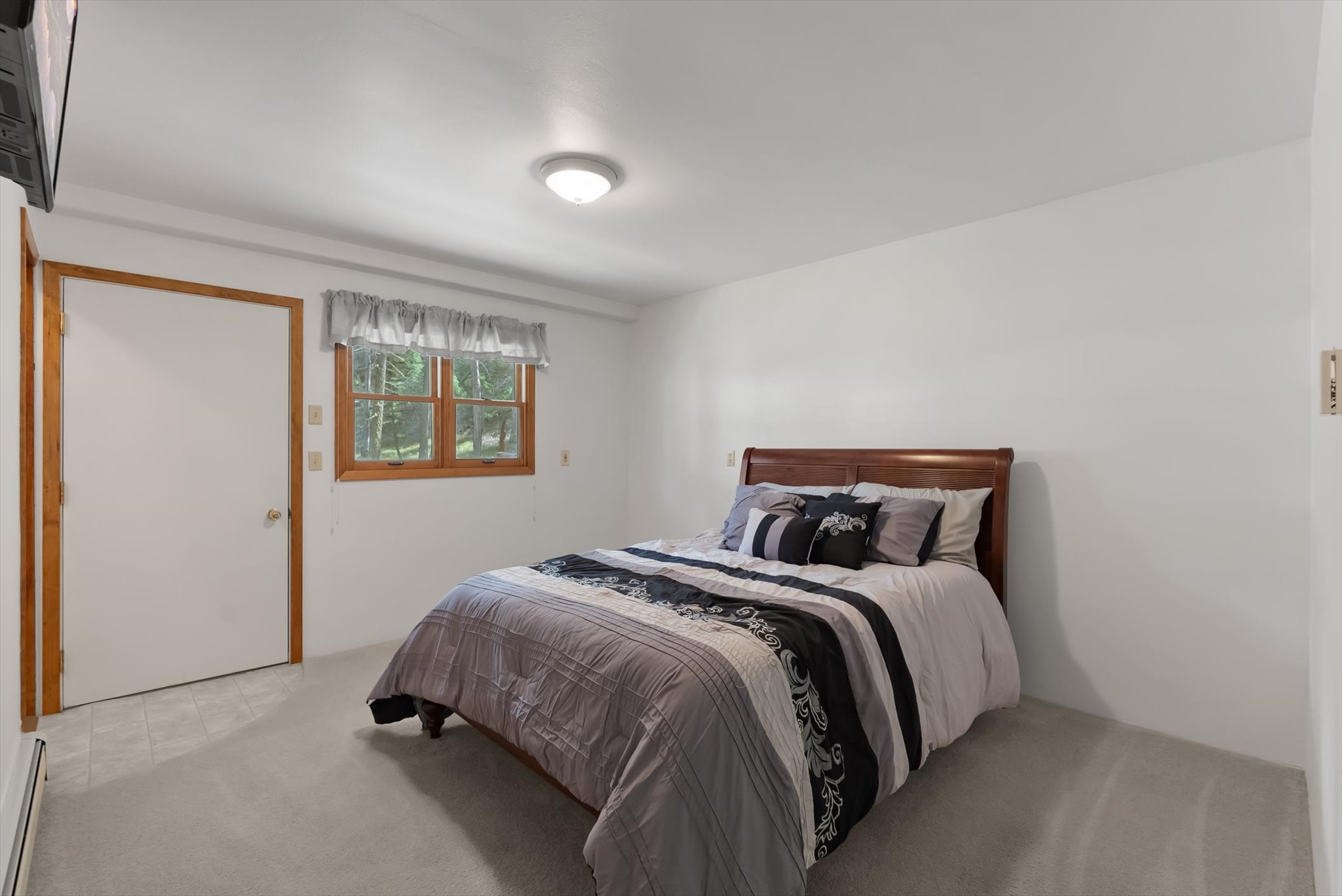 23675 Mt Highway 200 E Property Photo 8