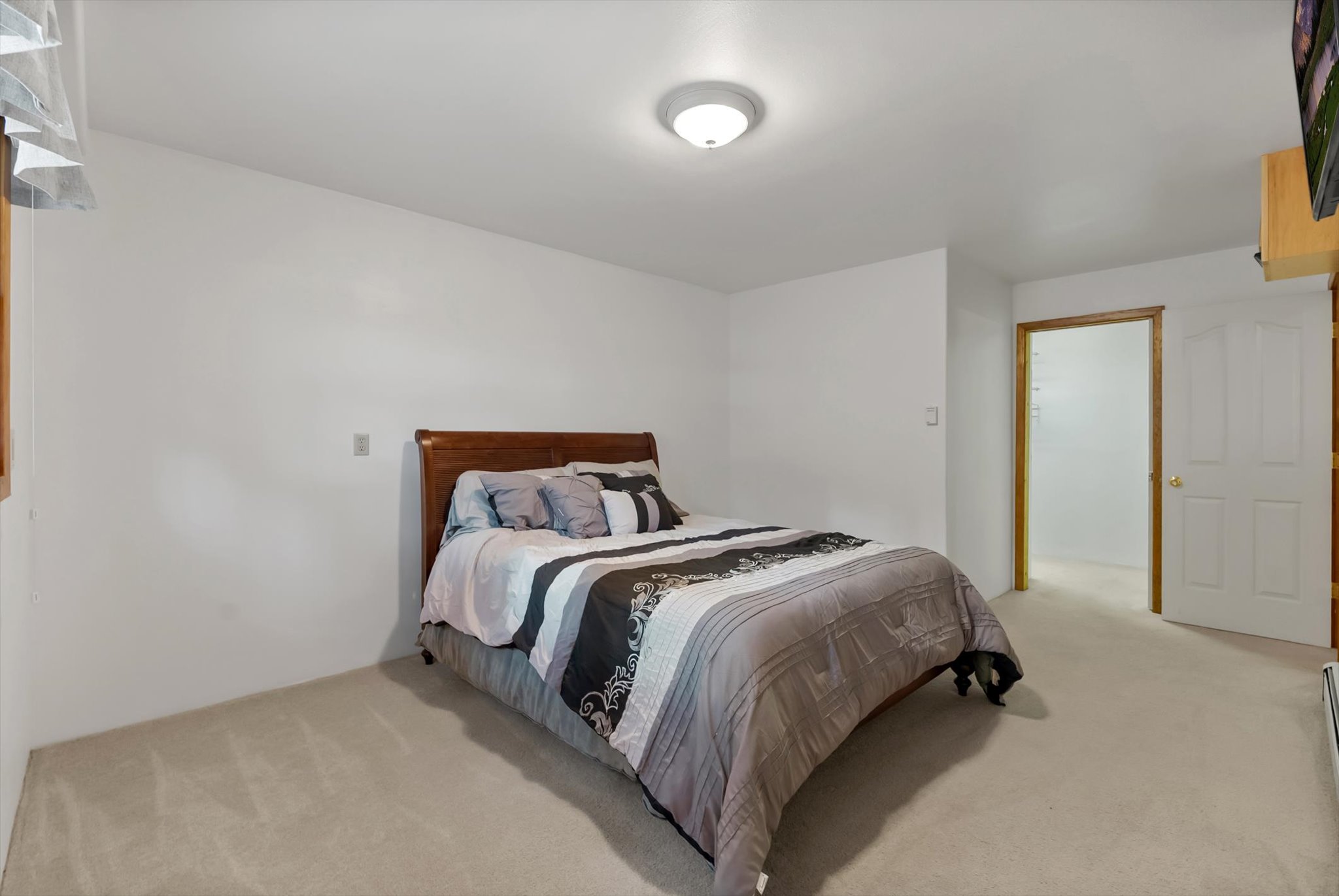 23675 Mt Highway 200 E Property Photo 9