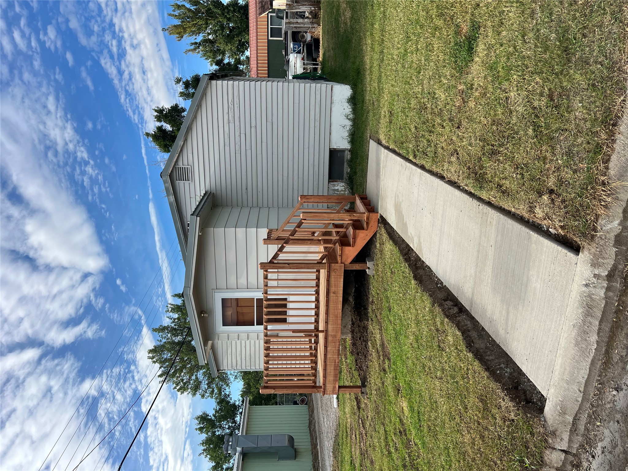 16 2nd Avenue Nw Property Photo 1