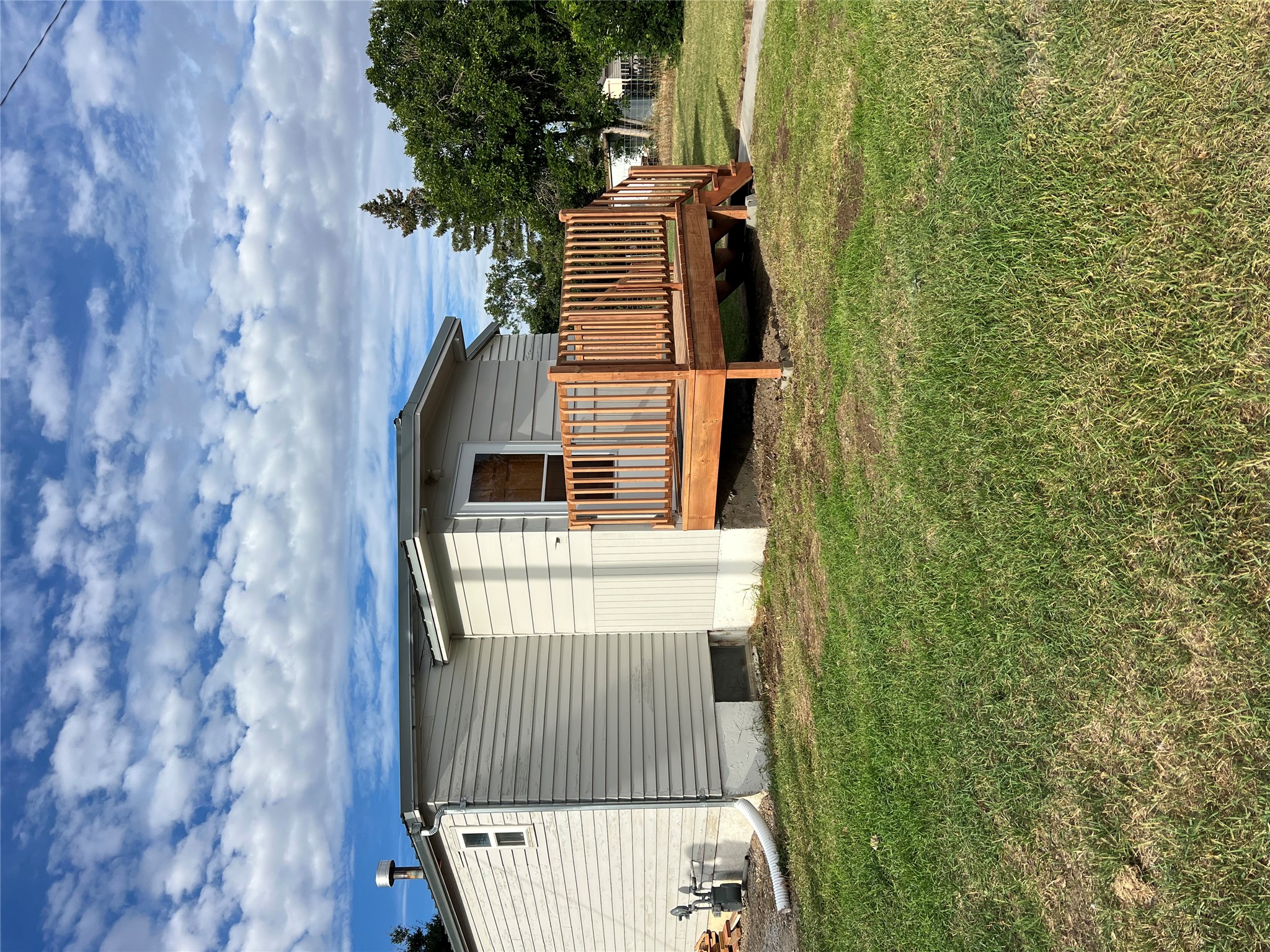 16 2nd Avenue Nw Property Photo 2