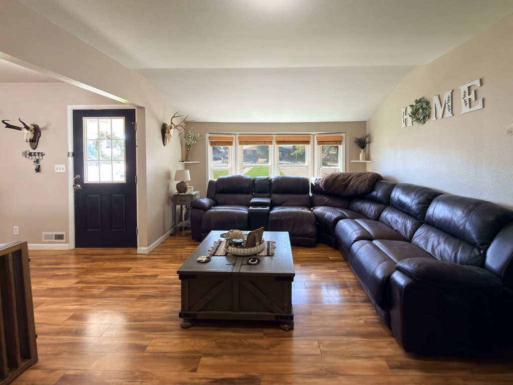 2403 Wyoming Avenue Property Photo 4