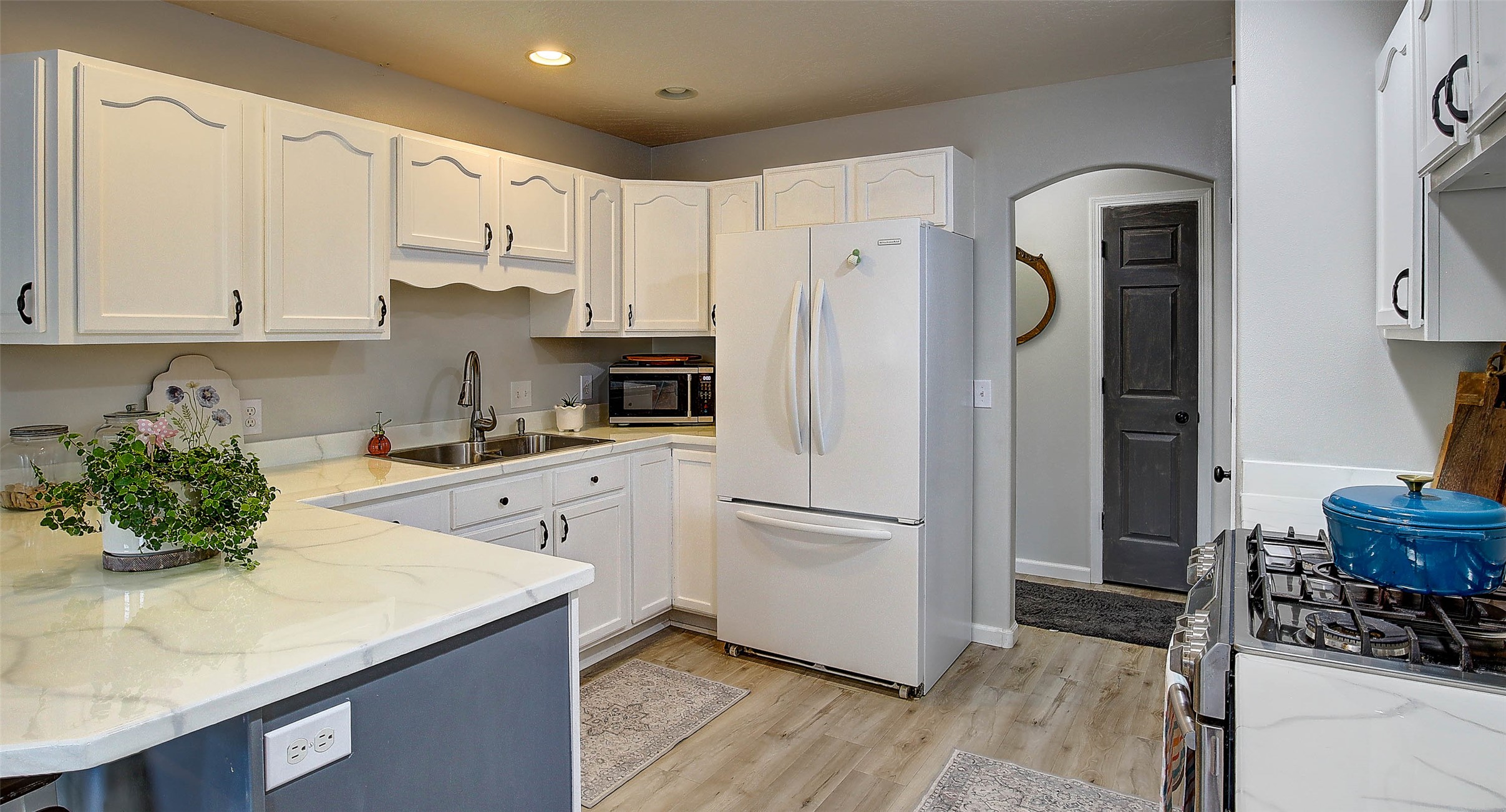 305 Valley View Street Property Photo 9