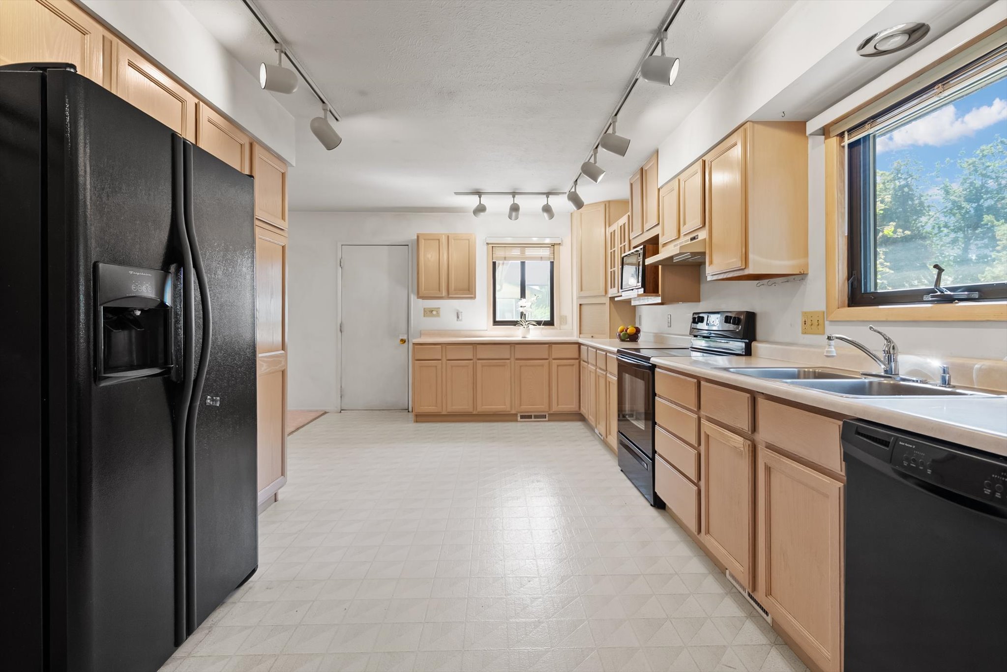 254 Farview Drive Property Photo 4