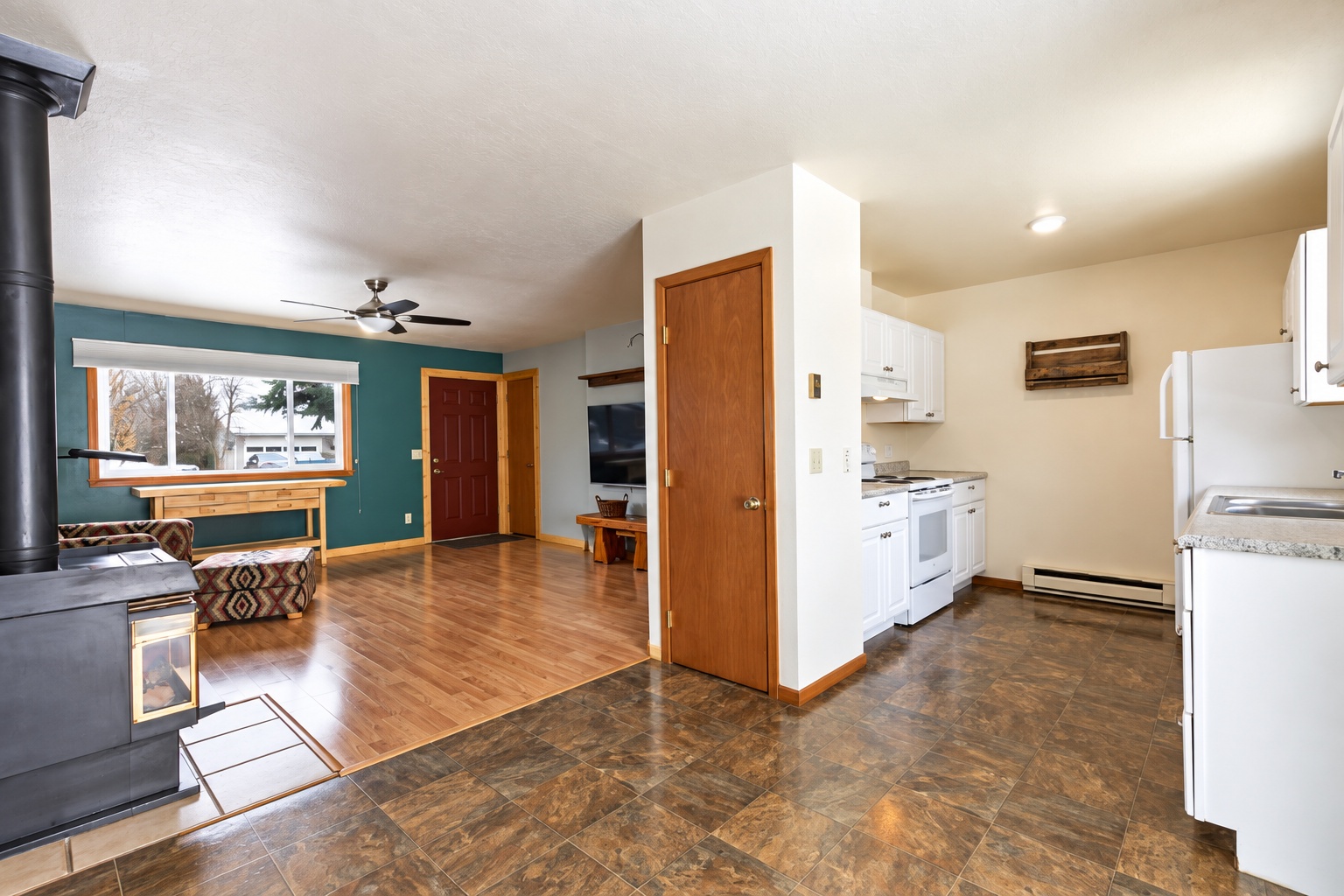 120 Parker Court Property Photo 7