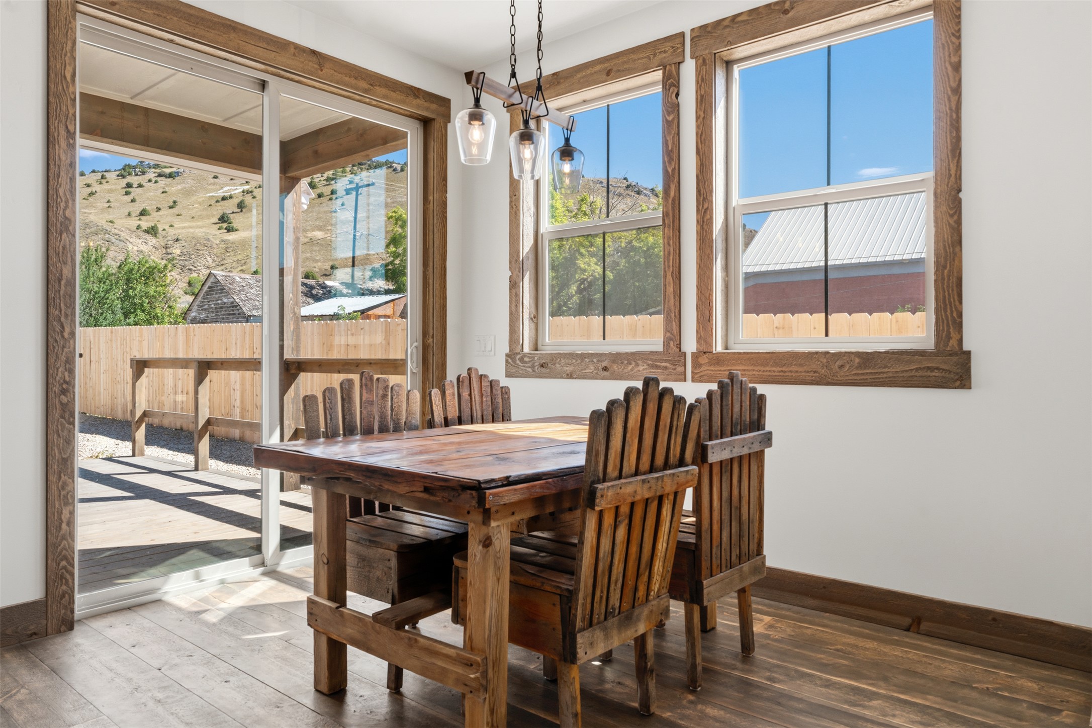 114 E Broad Street Property Photo 6